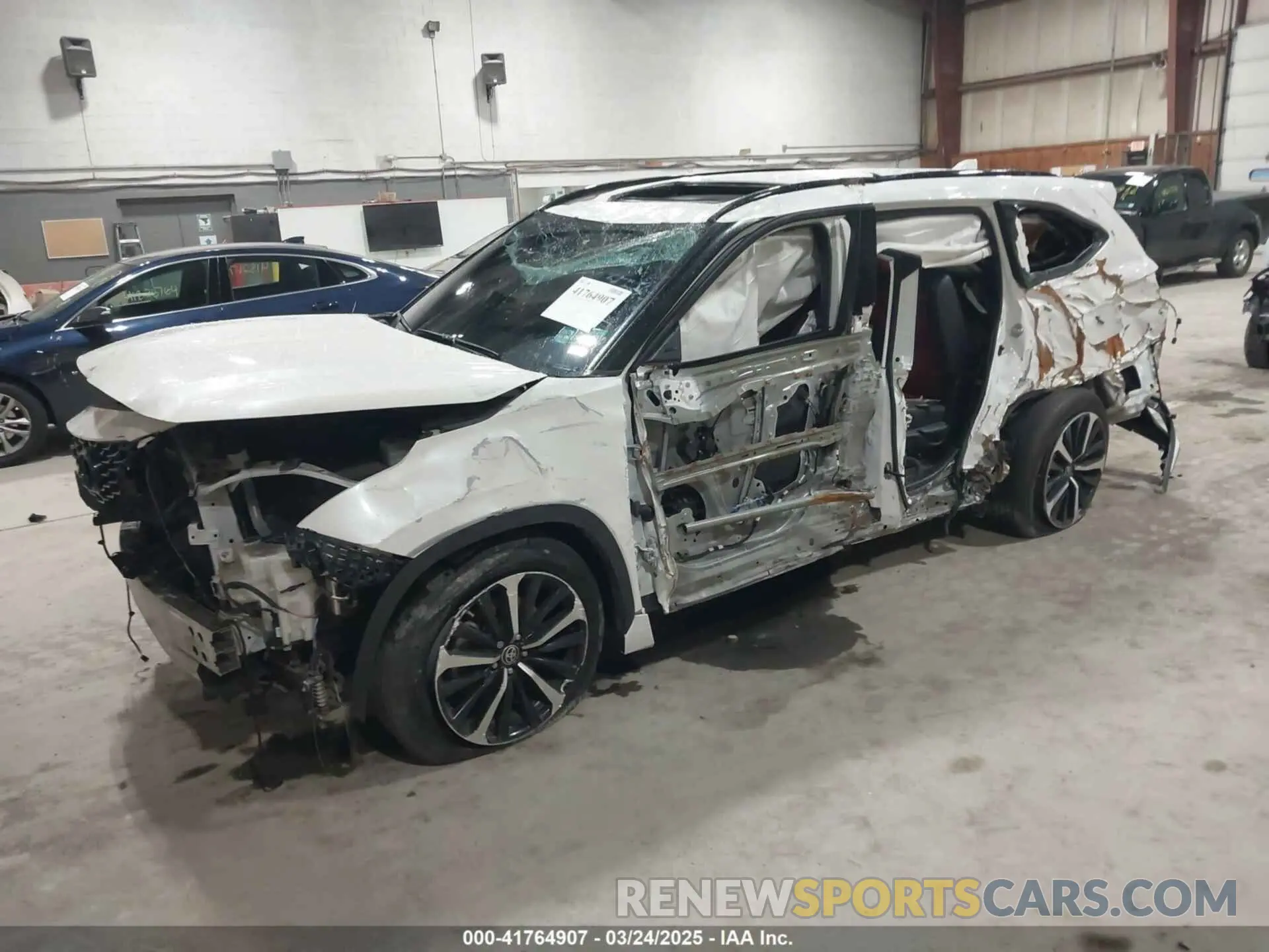 2 fotografías del automóvil dañado 5TDJZRBH3MS096534 TOYOTA HIGHLANDER 2021