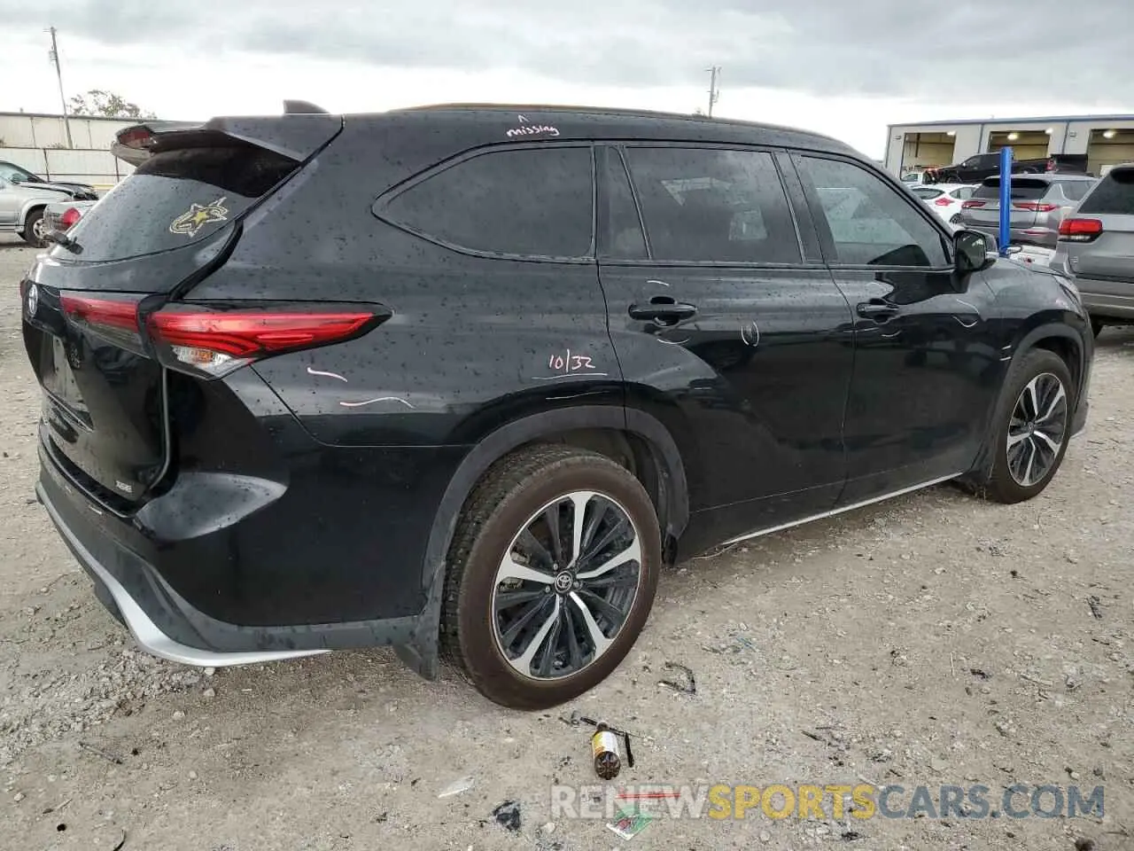 3 fotografías del automóvil dañado 5TDLZRAH3MS086709 TOYOTA HIGHLANDER 2021