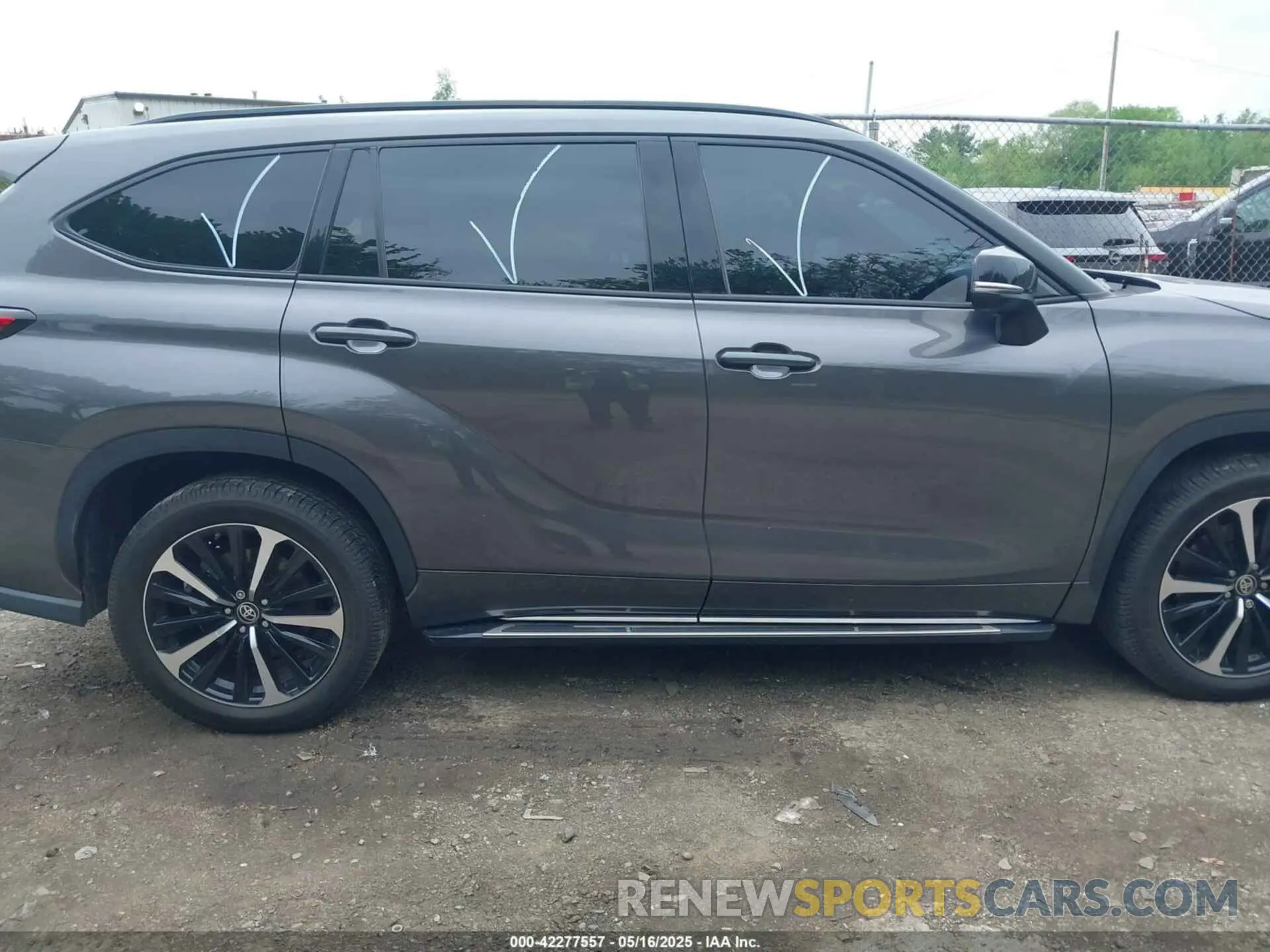 13 fotografías del automóvil dañado 5TDLZRAH7MS056497 TOYOTA HIGHLANDER 2021