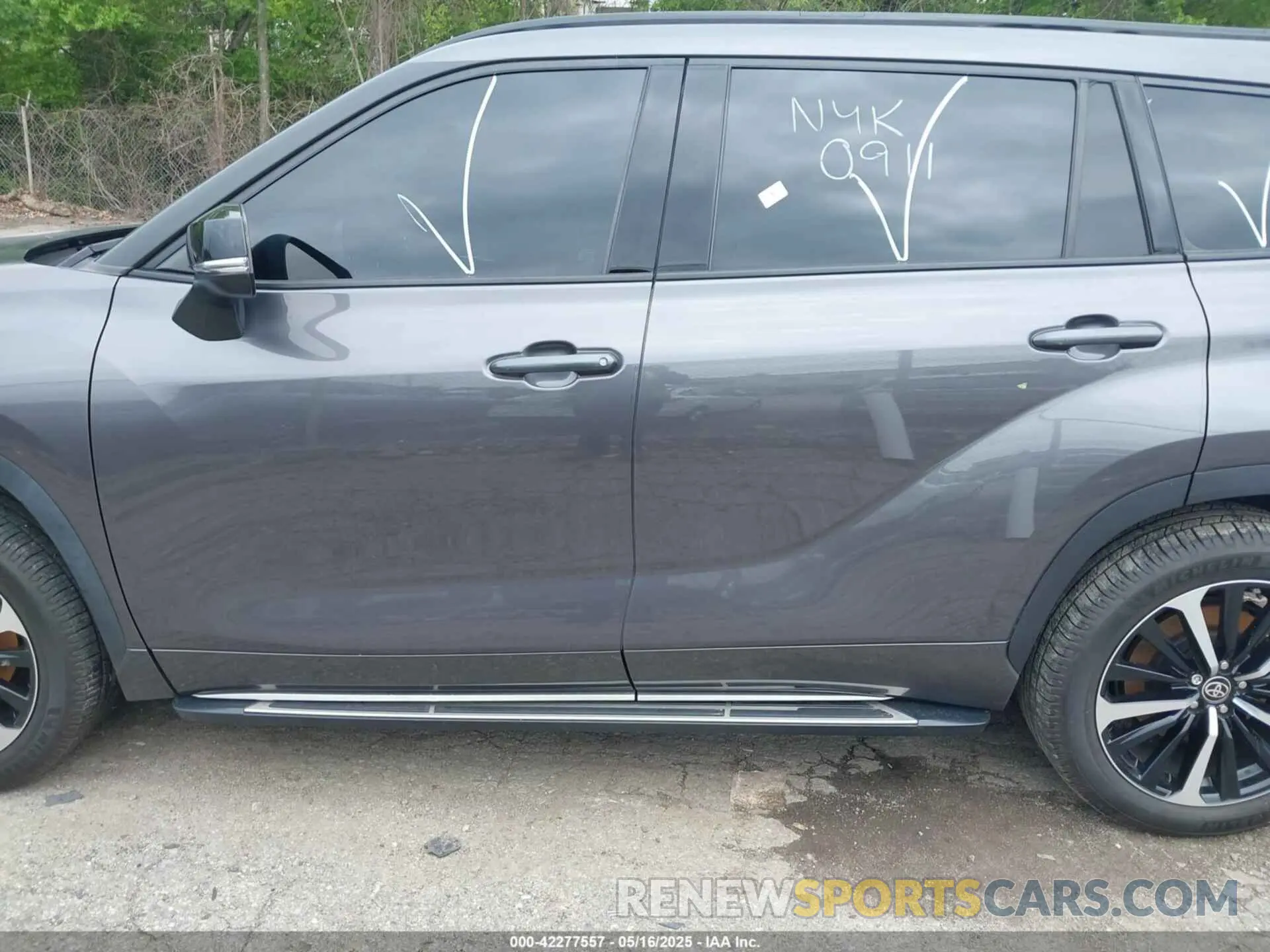 14 fotografías del automóvil dañado 5TDLZRAH7MS056497 TOYOTA HIGHLANDER 2021