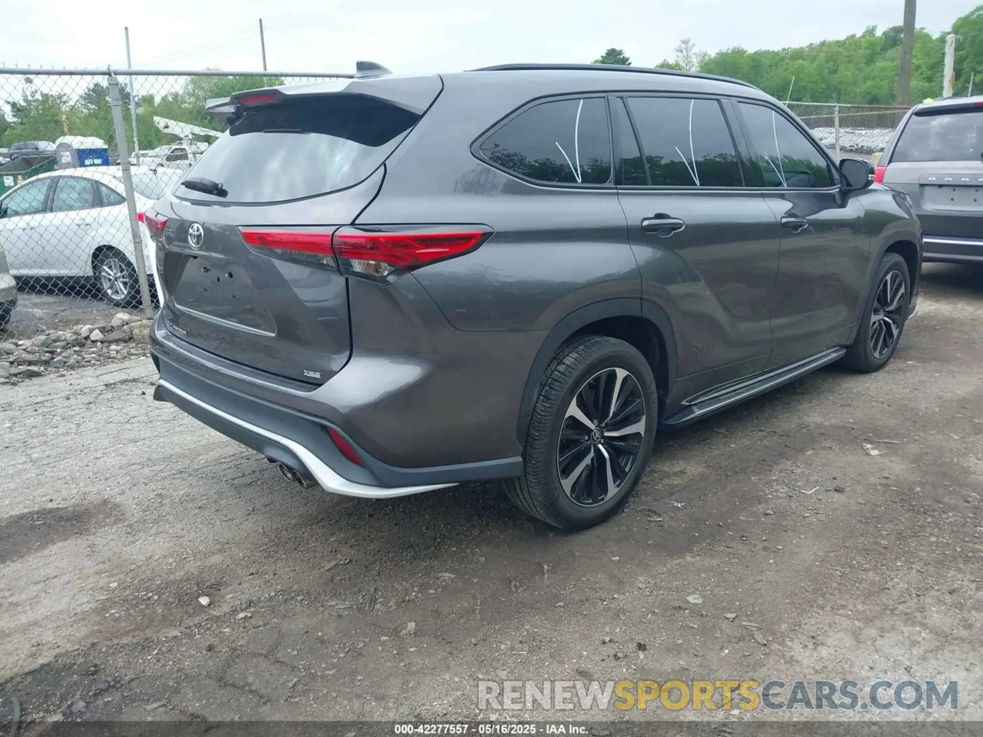 4 fotografías del automóvil dañado 5TDLZRAH7MS056497 TOYOTA HIGHLANDER 2021