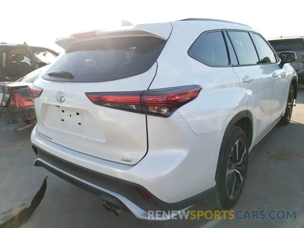 4 fotografías del automóvil dañado 5TDLZRAH8MS067539 TOYOTA HIGHLANDER 2021