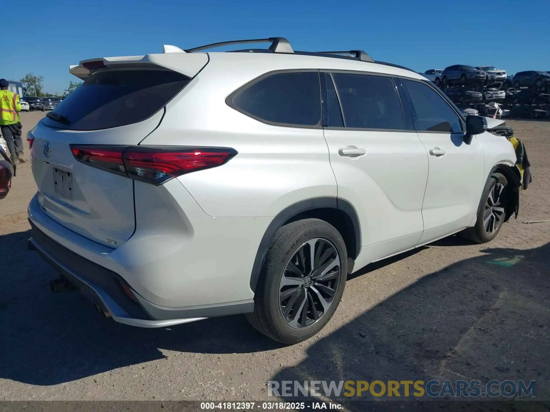 4 fotografías del automóvil dañado 5TDLZRAHXMS048670 TOYOTA HIGHLANDER 2021