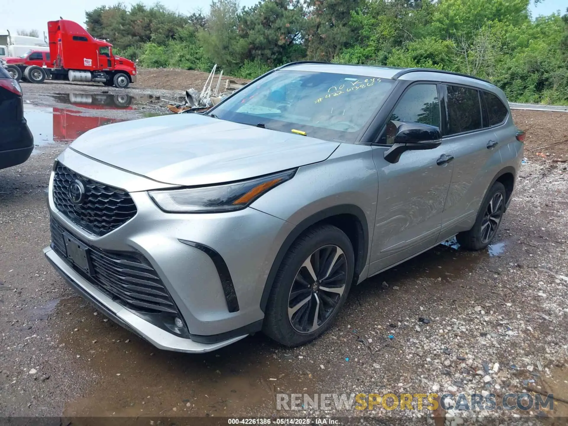 2 fotografías del automóvil dañado 5TDLZRBH0MS060597 TOYOTA HIGHLANDER 2021