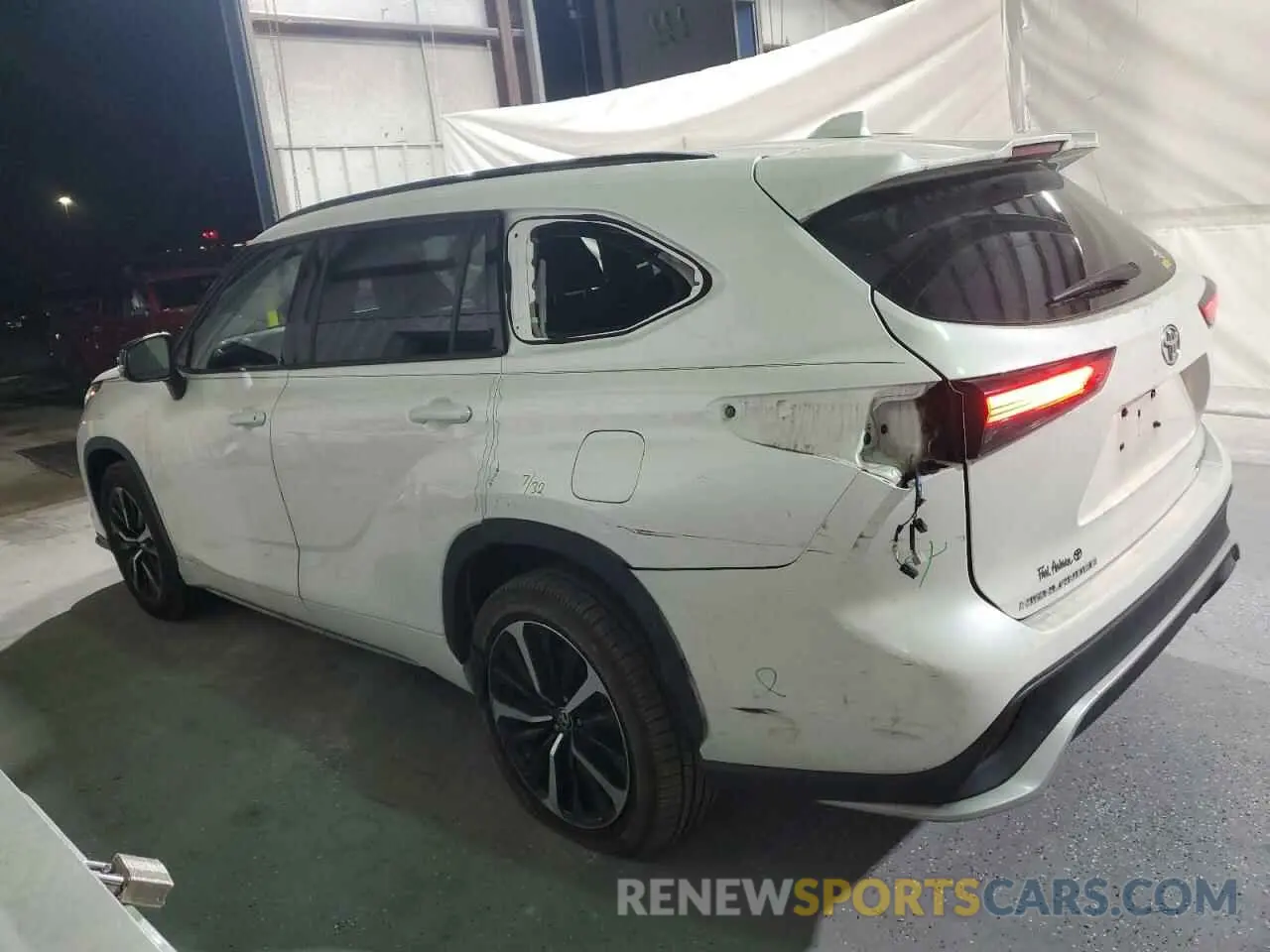 2 fotografías del automóvil dañado 5TDLZRBH0MS061538 TOYOTA HIGHLANDER 2021