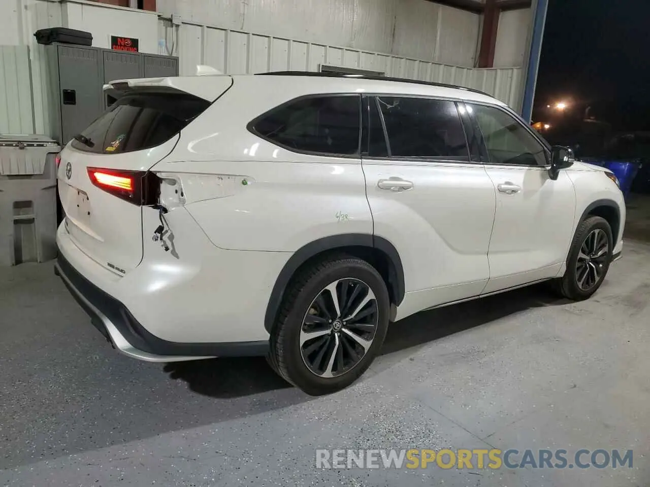 3 fotografías del automóvil dañado 5TDLZRBH0MS061538 TOYOTA HIGHLANDER 2021
