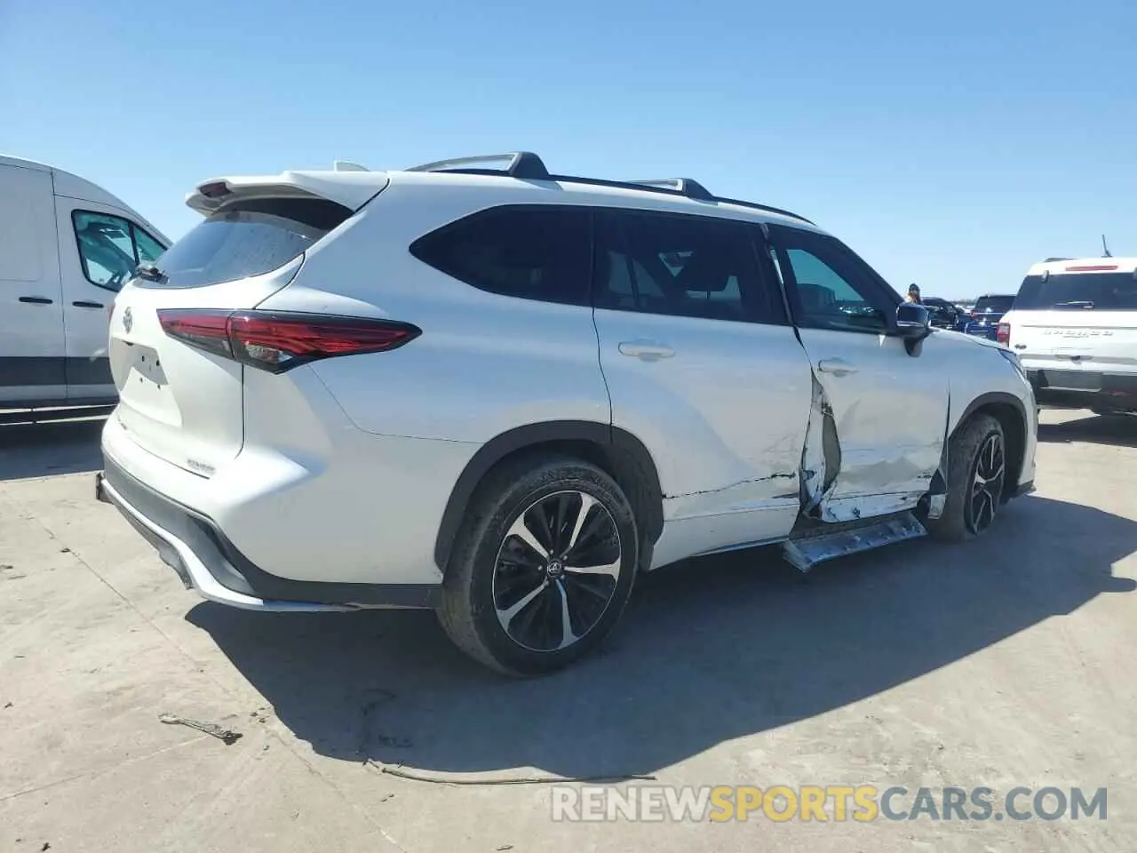3 fotografías del automóvil dañado 5TDLZRBH2MS063808 TOYOTA HIGHLANDER 2021