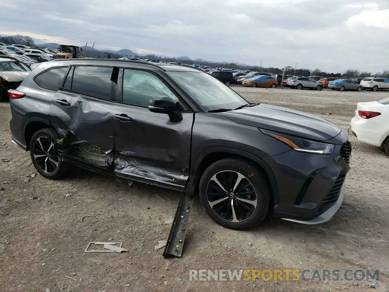 4 fotografías del automóvil dañado 5TDLZRBH4MS111888 TOYOTA HIGHLANDER 2021