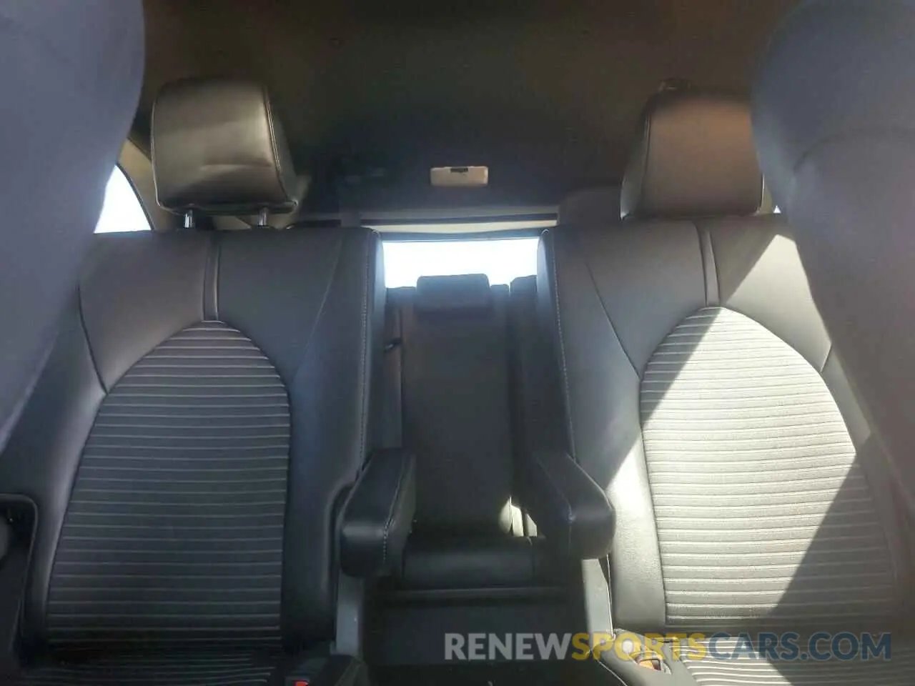 10 fotografías del automóvil dañado 5TDLZRBH9MS062204 TOYOTA HIGHLANDER 2021