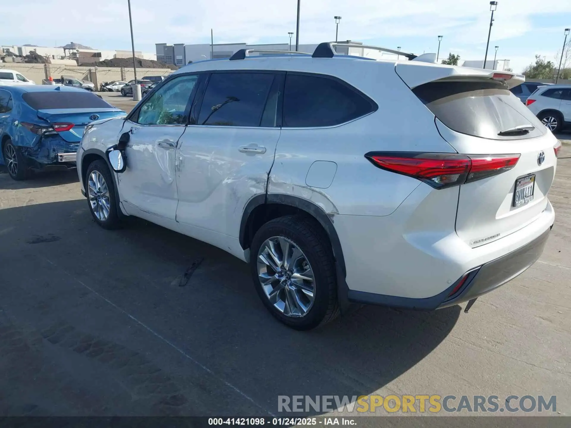 3 fotografías del automóvil dañado 5TDXBRCH3MS053342 TOYOTA HIGHLANDER 2021