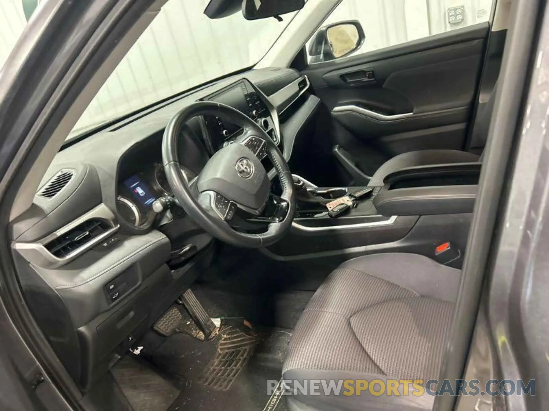 4 fotografías del automóvil dañado 5TDZARAH1MS008981 TOYOTA HIGHLANDER 2021