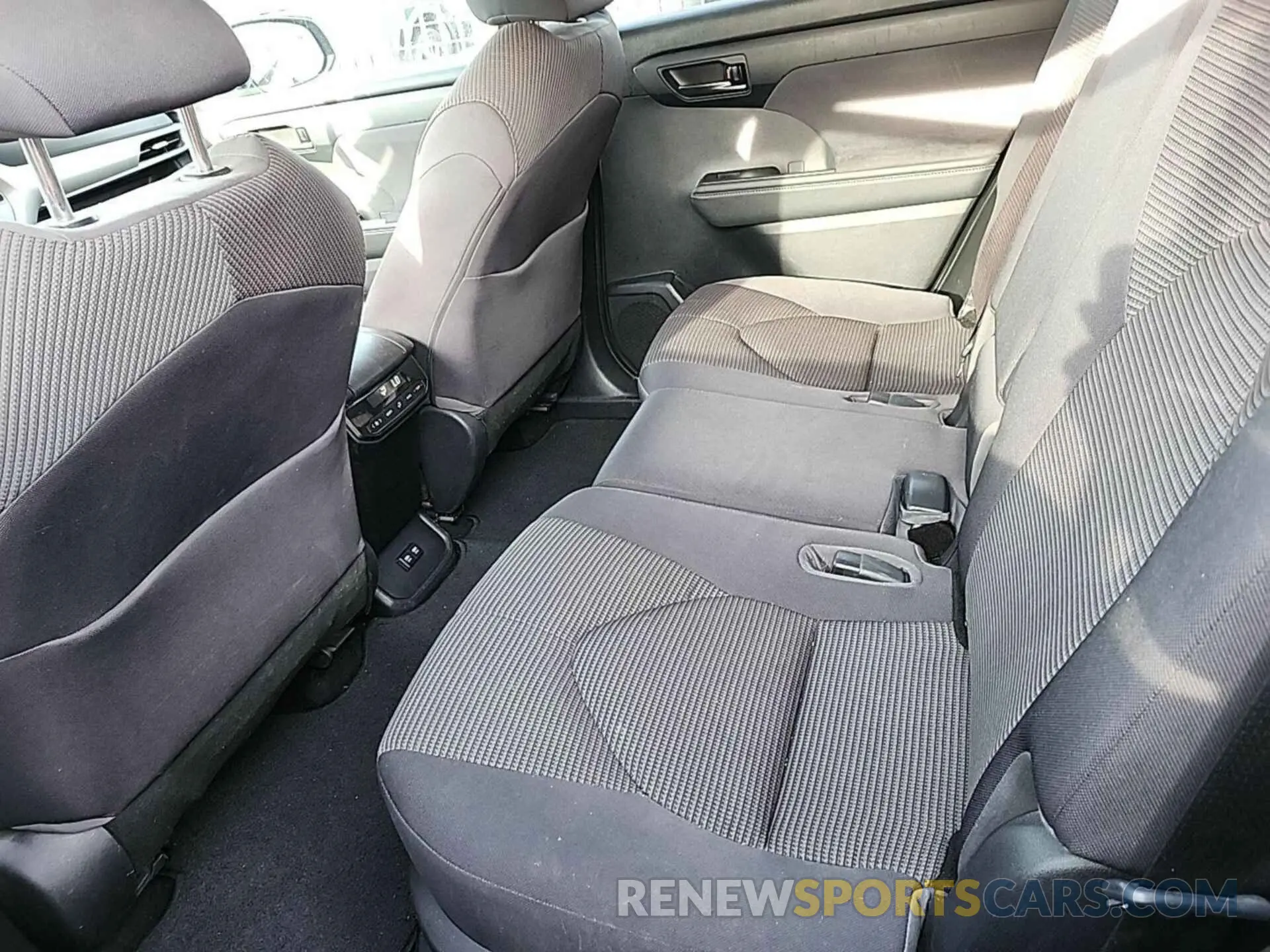 13 fotografías del automóvil dañado 5TDZARAH4MS506916 TOYOTA HIGHLANDER 2021
