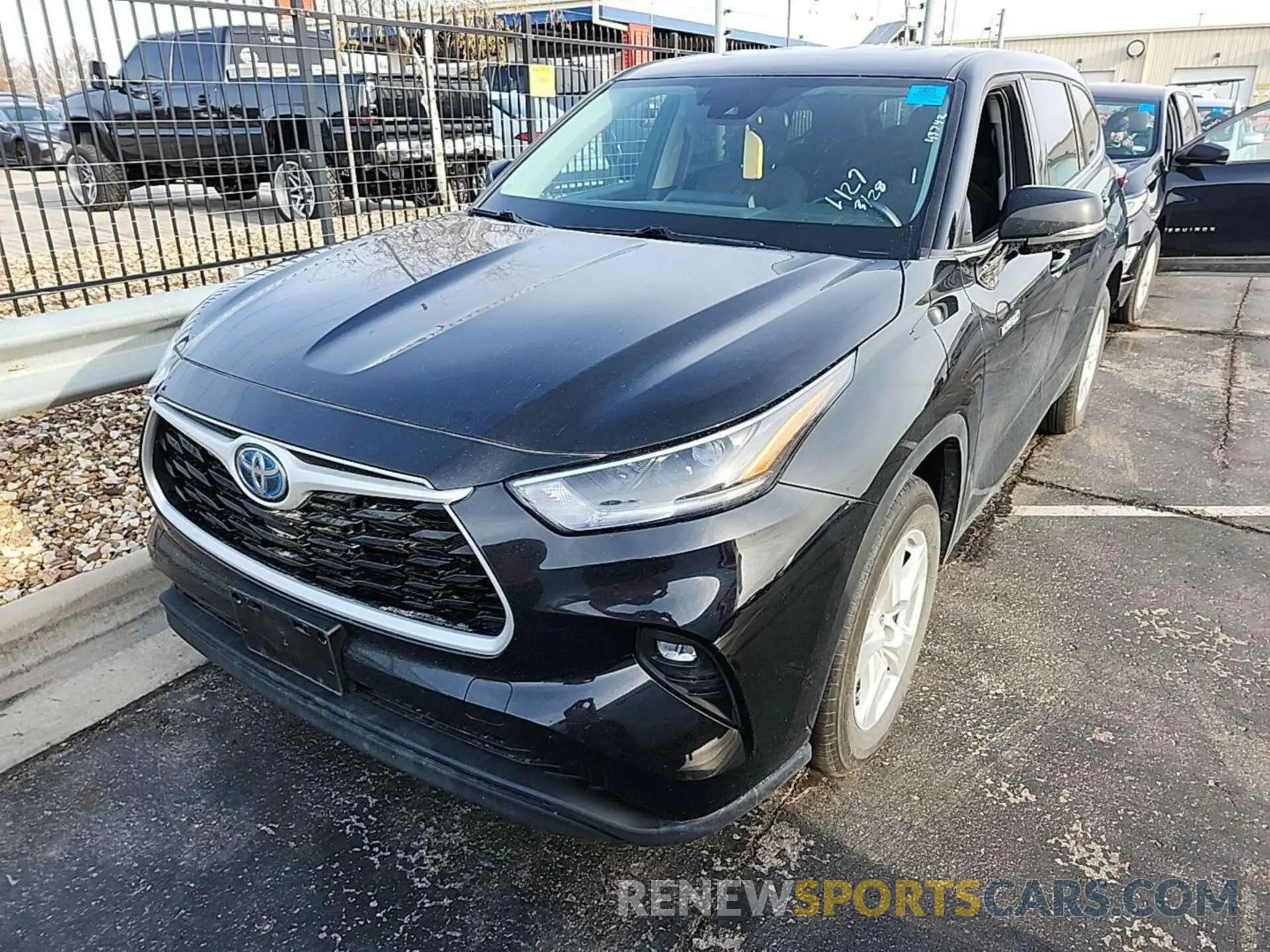 5 fotografías del automóvil dañado 5TDZARAH4MS506916 TOYOTA HIGHLANDER 2021