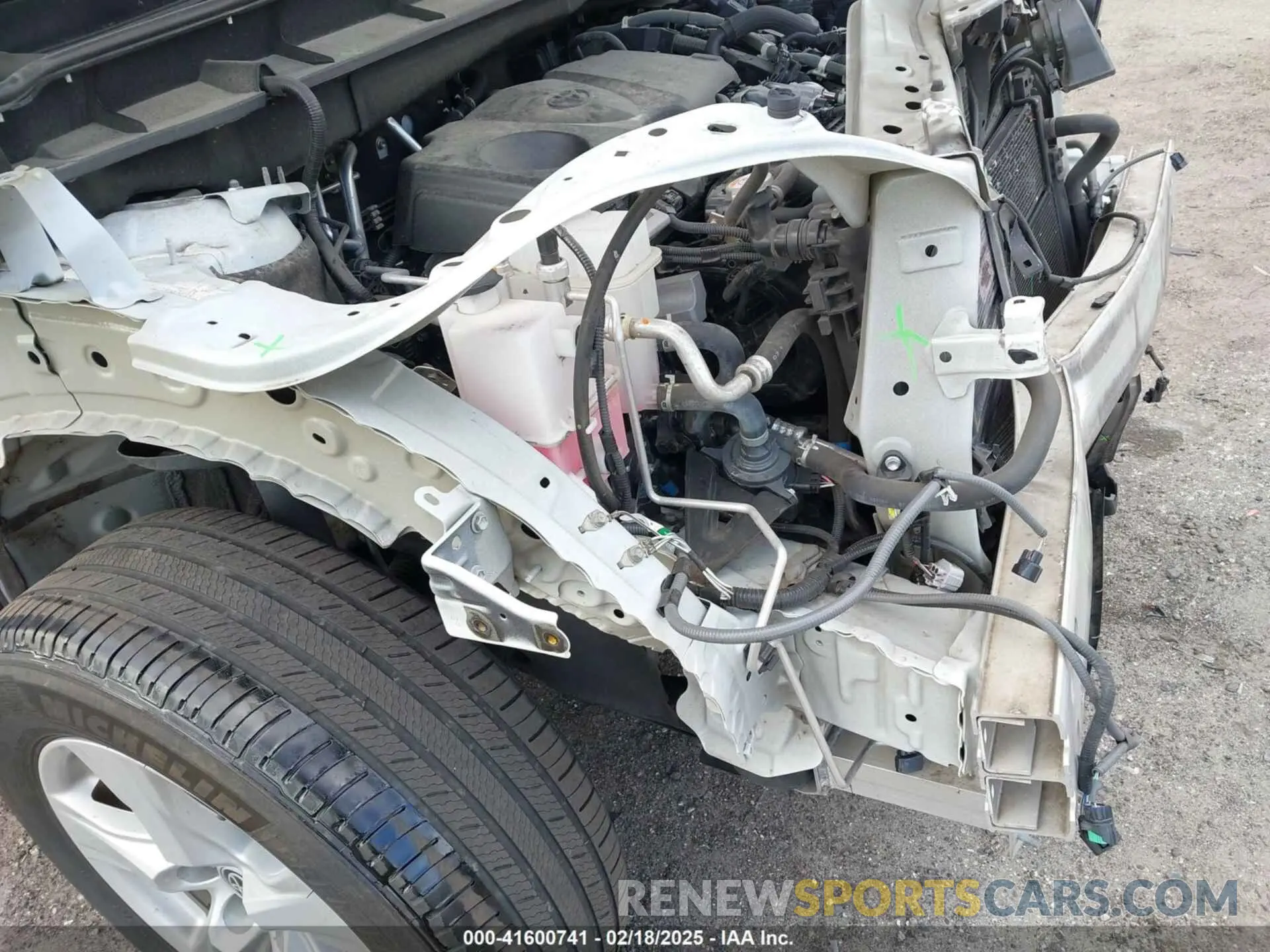 18 fotografías del automóvil dañado 5TDZARAH6MS504147 TOYOTA HIGHLANDER 2021