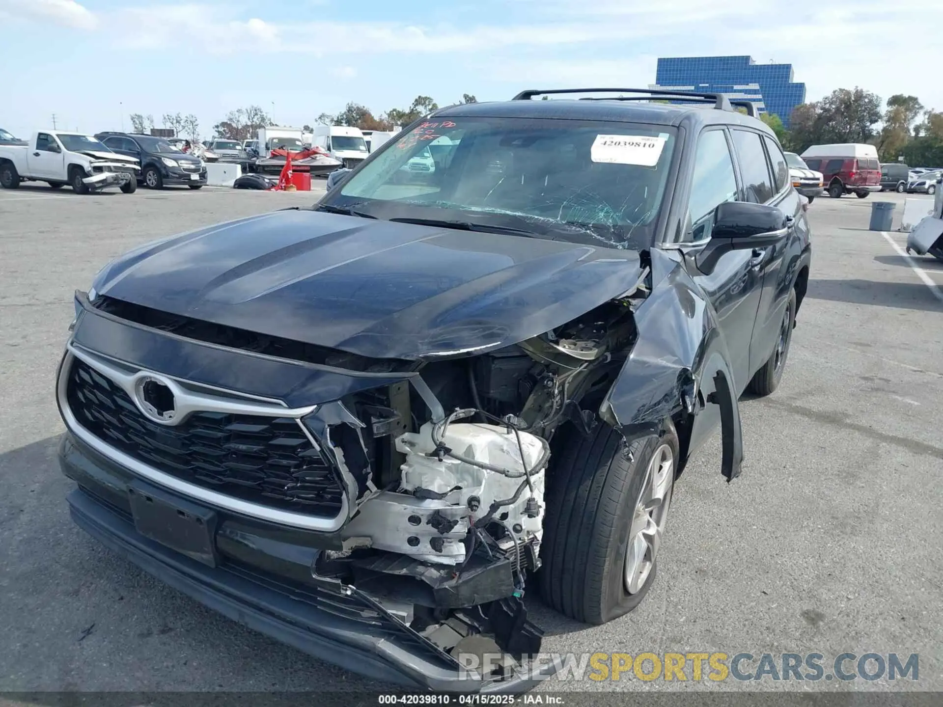 2 fotografías del automóvil dañado 5TDZZRAH1MS519762 TOYOTA HIGHLANDER 2021