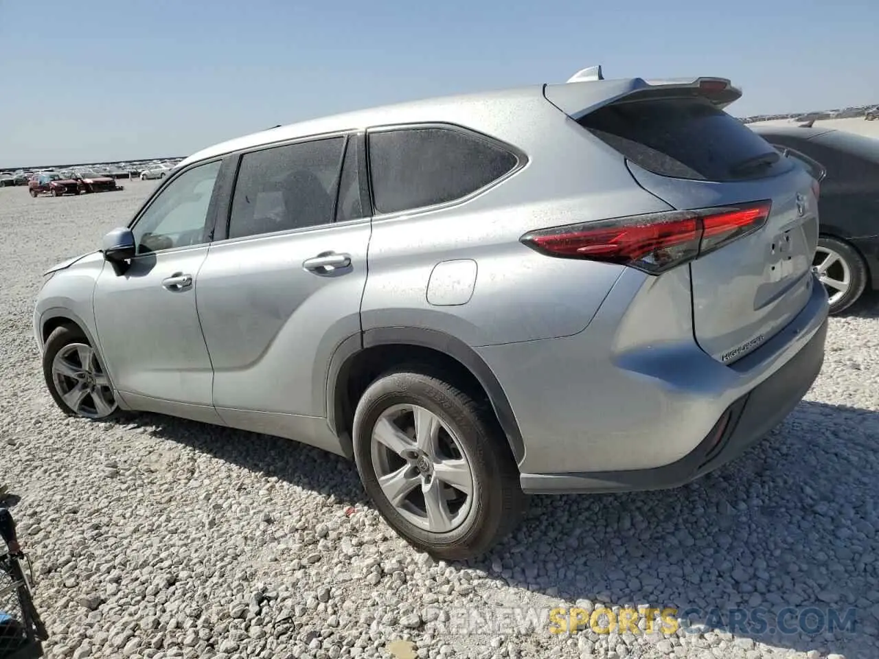 2 fotografías del automóvil dañado 5TDZZRAH2MS515896 TOYOTA HIGHLANDER 2021