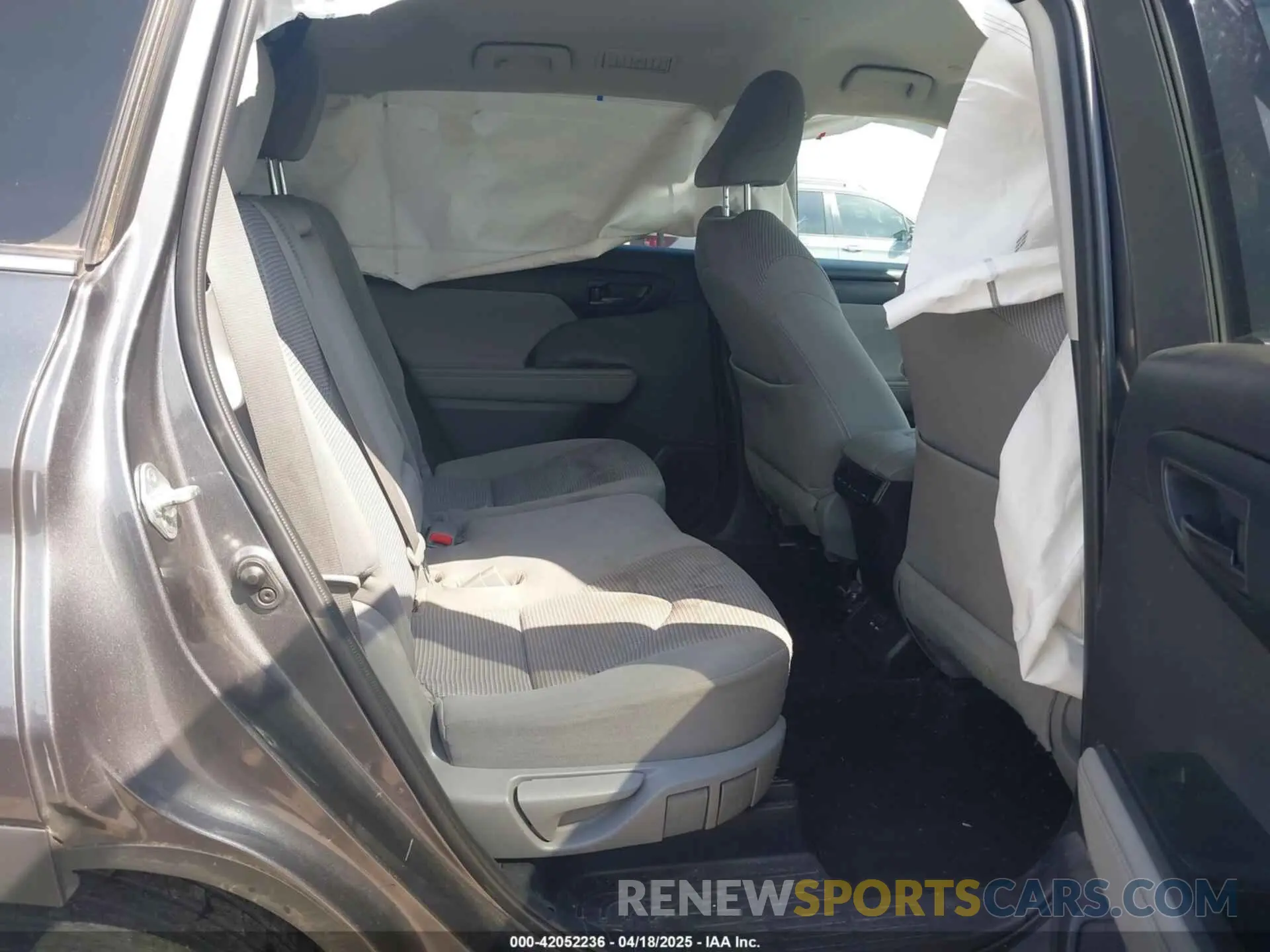 8 fotografías del automóvil dañado 5TDZZRAH3MS523182 TOYOTA HIGHLANDER 2021