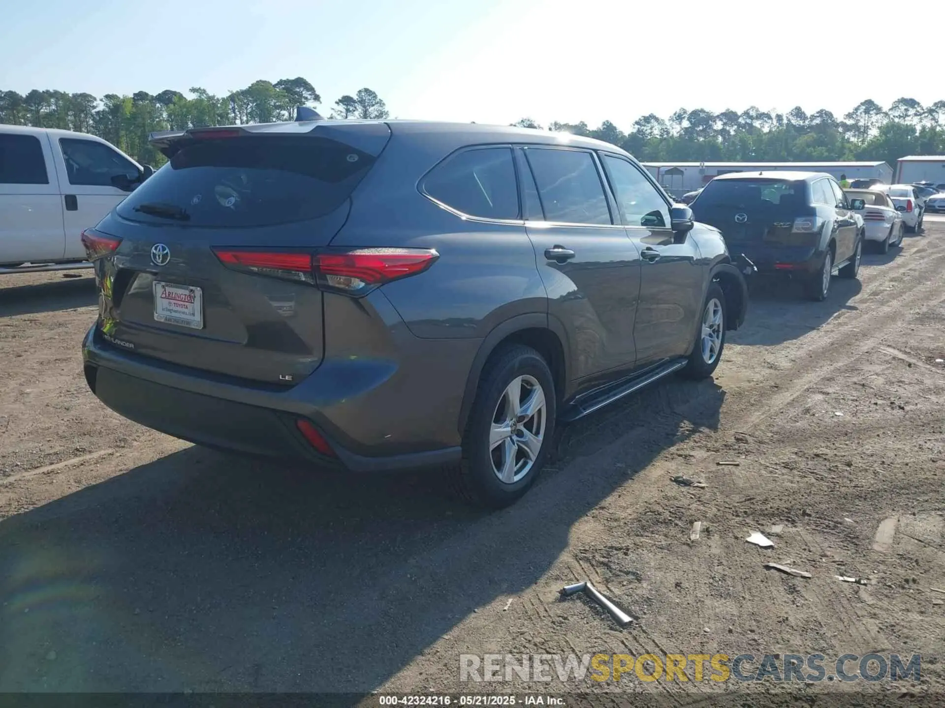 4 fotografías del automóvil dañado 5TDZZRAH4MS068164 TOYOTA HIGHLANDER 2021
