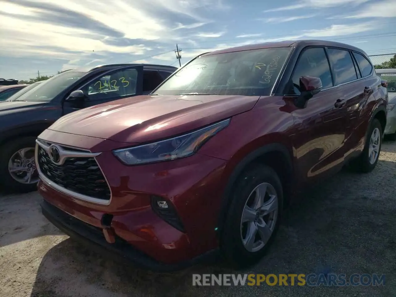 2 fotografías del automóvil dañado 5TDZZRAH5MS044701 TOYOTA HIGHLANDER 2021