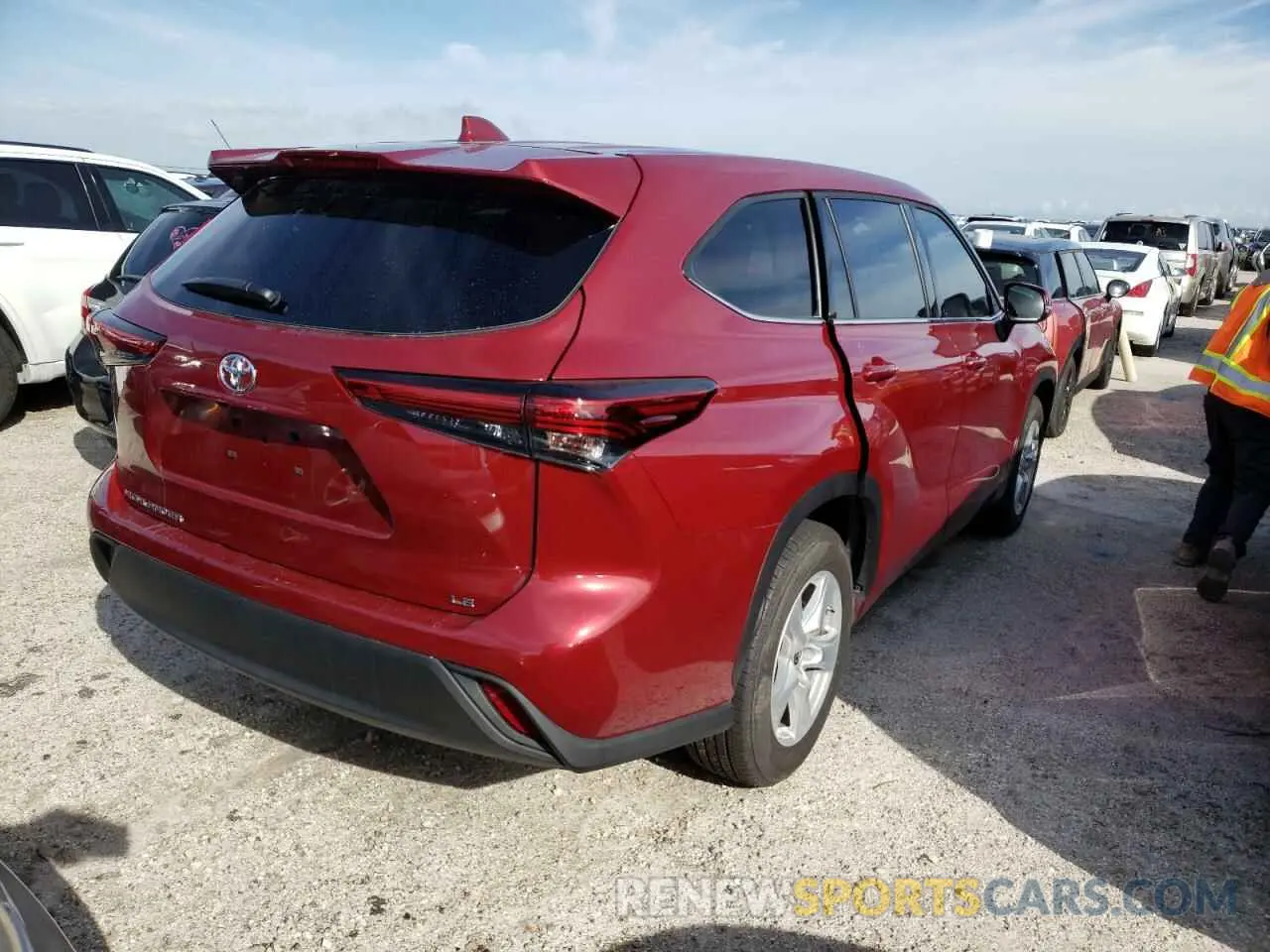 4 fotografías del automóvil dañado 5TDZZRAH5MS044701 TOYOTA HIGHLANDER 2021