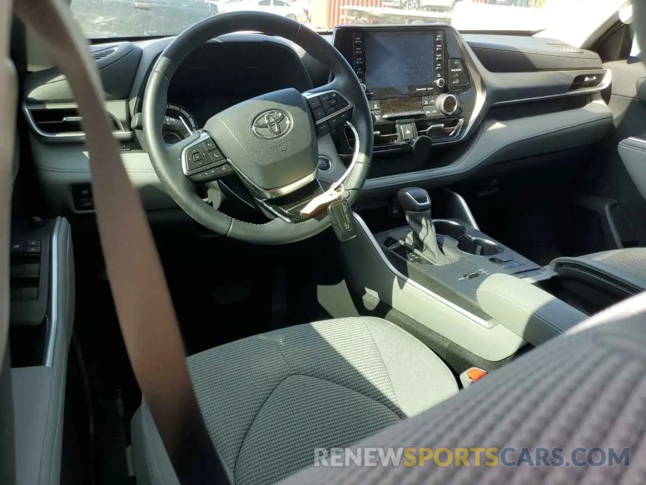 8 fotografías del automóvil dañado 5TDZZRAH5MS054628 TOYOTA HIGHLANDER 2021