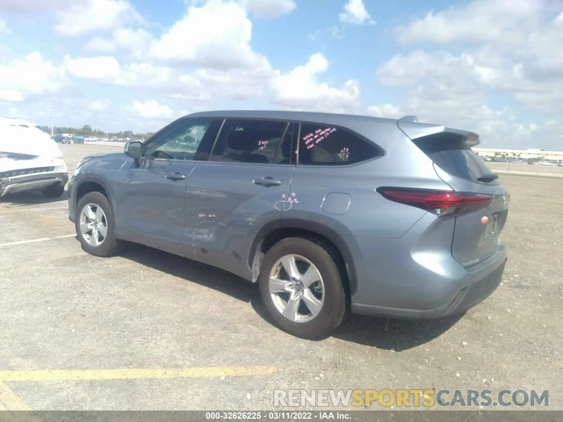 3 fotografías del automóvil dañado 5TDZZRAH5MS066729 TOYOTA HIGHLANDER 2021