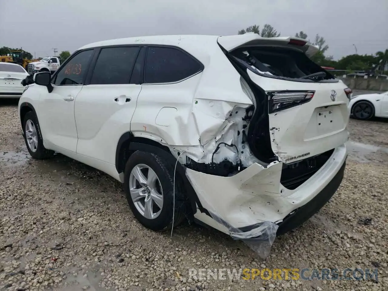 3 fotografías del automóvil dañado 5TDZZRAH6MS048871 TOYOTA HIGHLANDER 2021