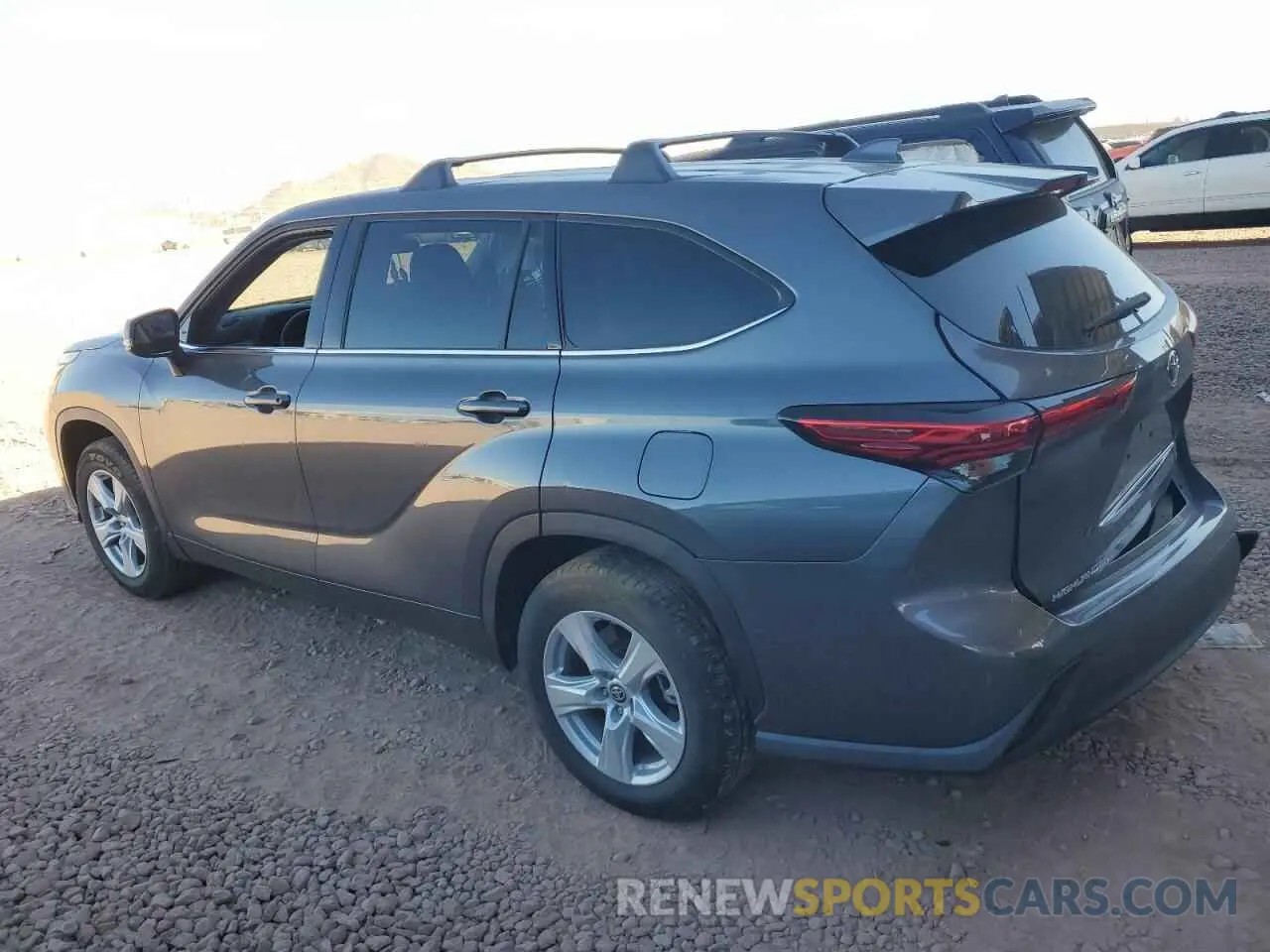 2 fotografías del automóvil dañado 5TDZZRAH6MS517487 TOYOTA HIGHLANDER 2021