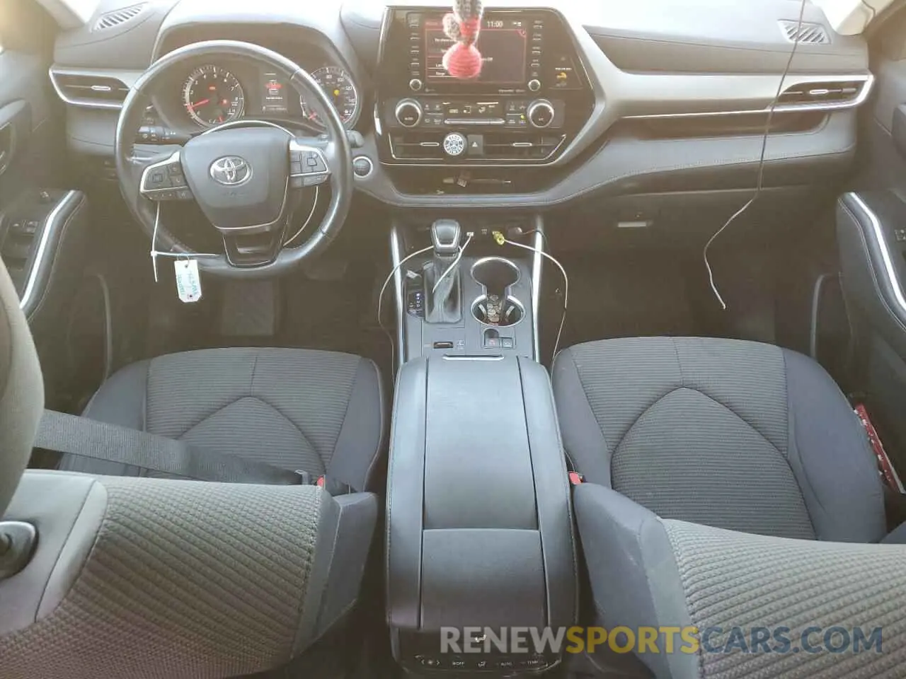 8 fotografías del automóvil dañado 5TDZZRAH6MS517487 TOYOTA HIGHLANDER 2021