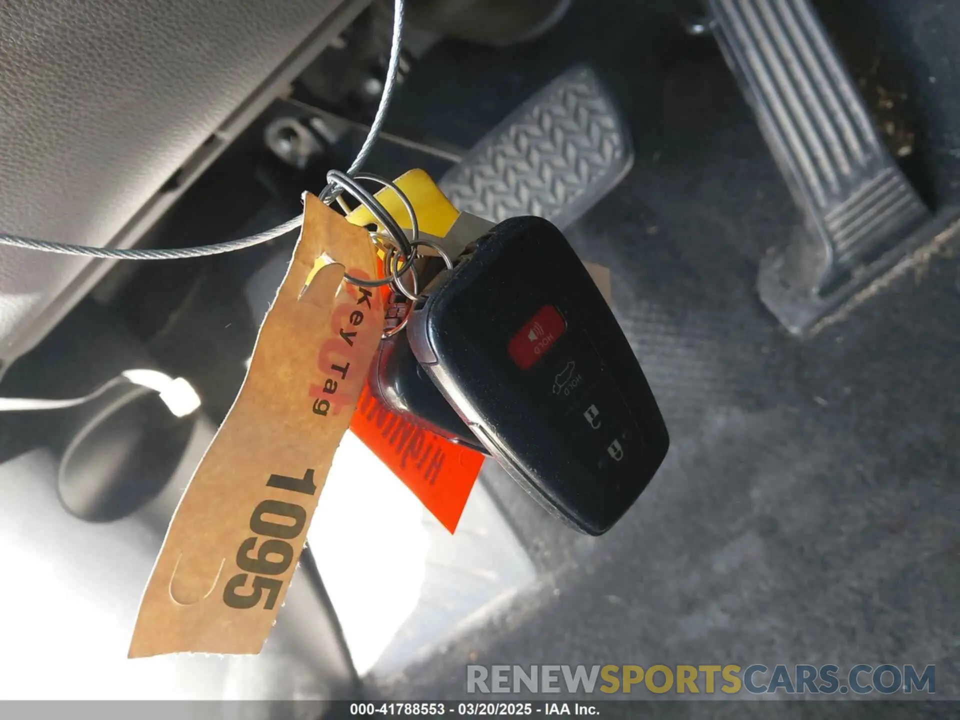 11 fotografías del automóvil dañado 5TDZZRAH9MS533683 TOYOTA HIGHLANDER 2021