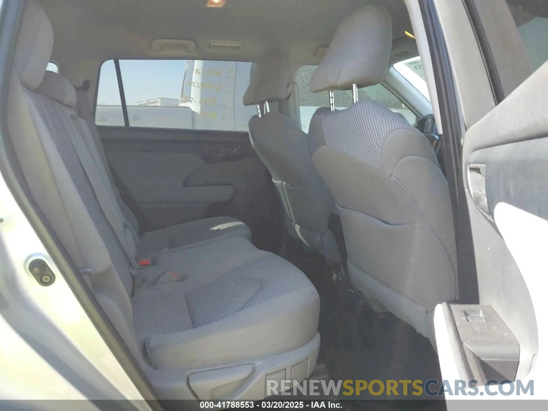 8 fotografías del automóvil dañado 5TDZZRAH9MS533683 TOYOTA HIGHLANDER 2021