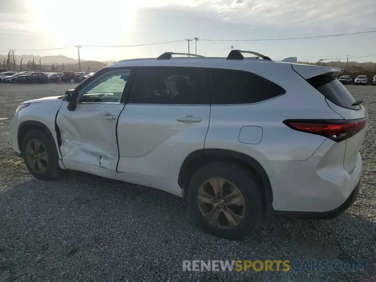 2 fotografías del automóvil dañado 5TDAARAH6NS514417 TOYOTA HIGHLANDER 2022