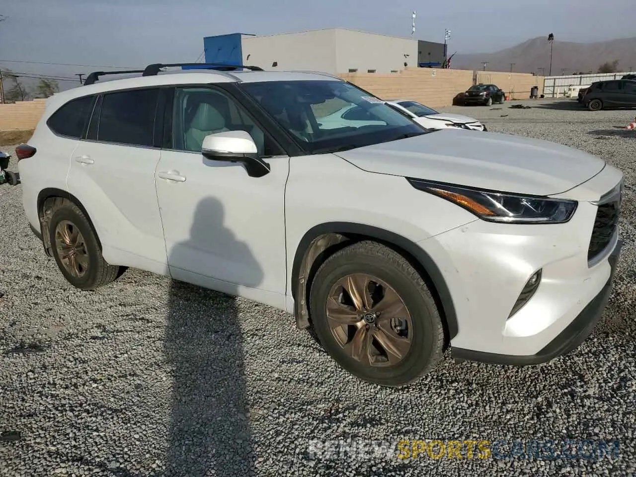 4 fotografías del automóvil dañado 5TDAARAH6NS514417 TOYOTA HIGHLANDER 2022