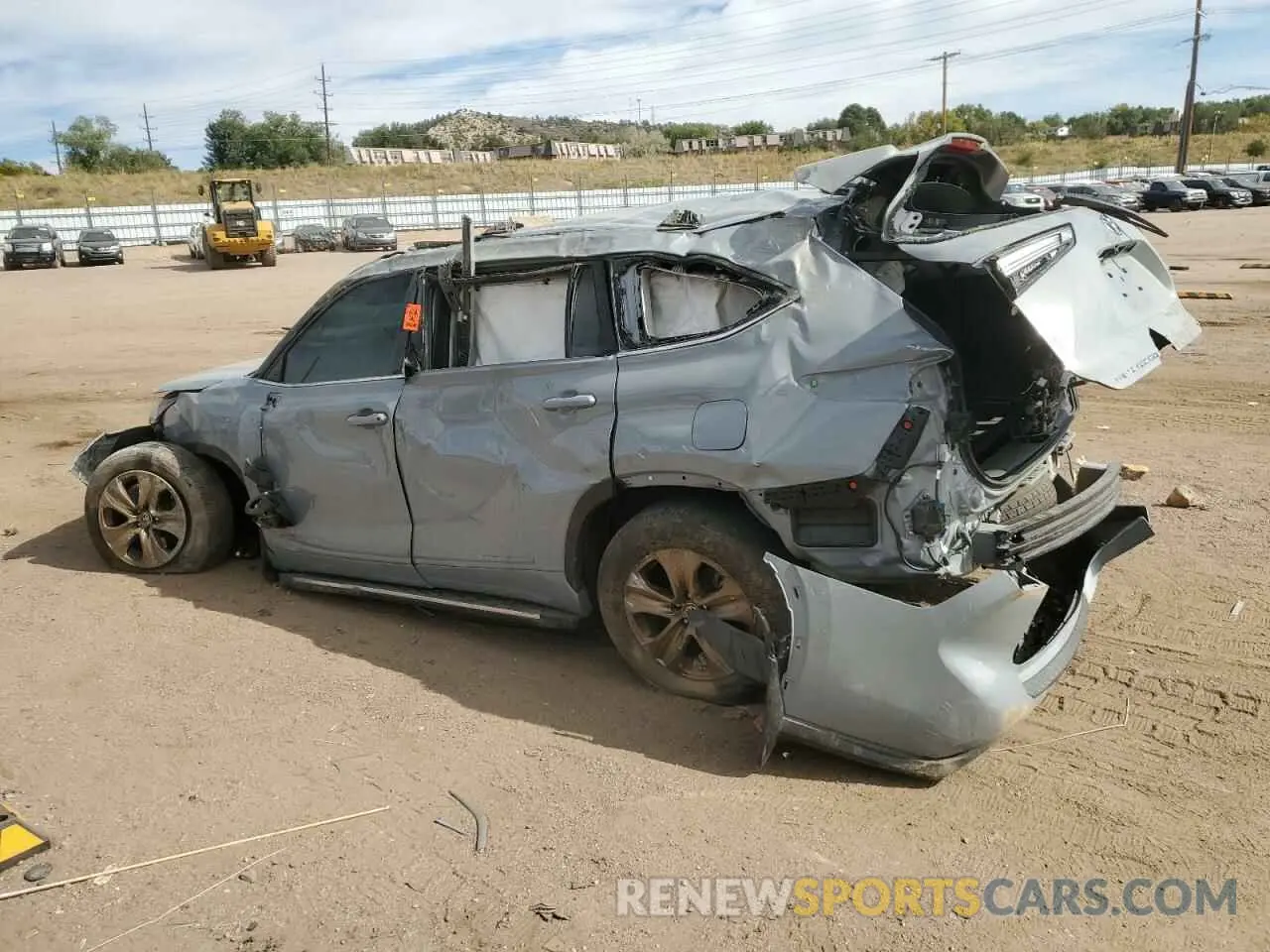 2 fotografías del automóvil dañado 5TDAARAH8NS512152 TOYOTA HIGHLANDER 2022