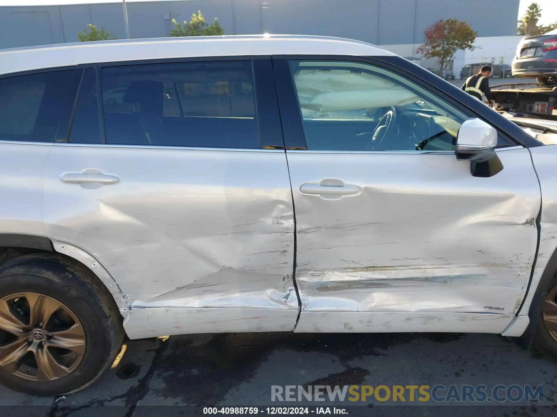 13 fotografías del automóvil dañado 5TDABRCH3NS544436 TOYOTA HIGHLANDER 2022