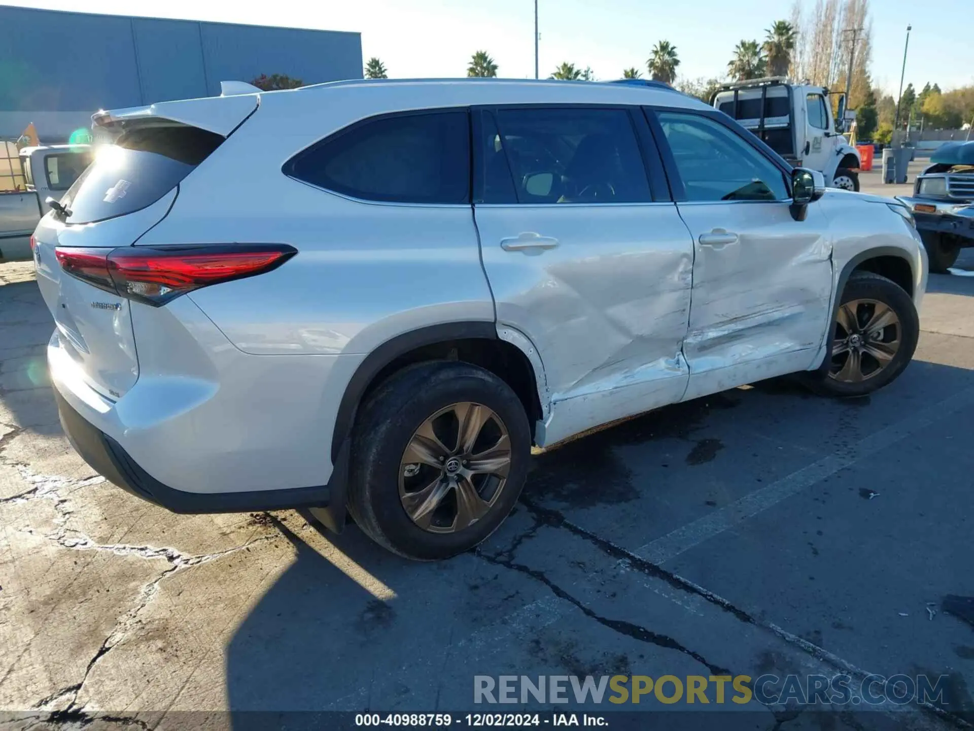 4 fotografías del automóvil dañado 5TDABRCH3NS544436 TOYOTA HIGHLANDER 2022