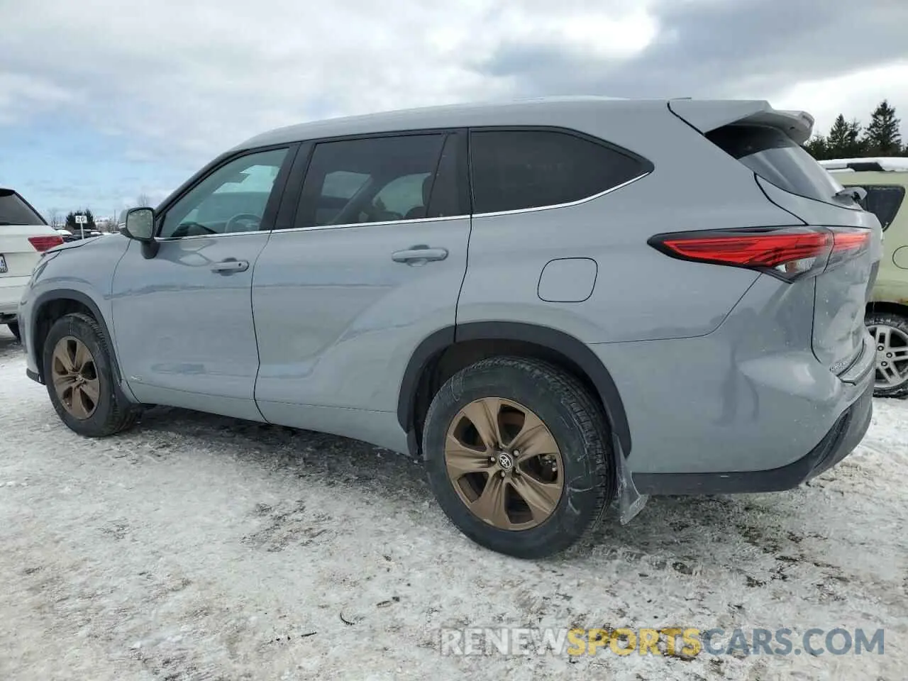 2 fotografías del automóvil dañado 5TDABRCH5NS540839 TOYOTA HIGHLANDER 2022