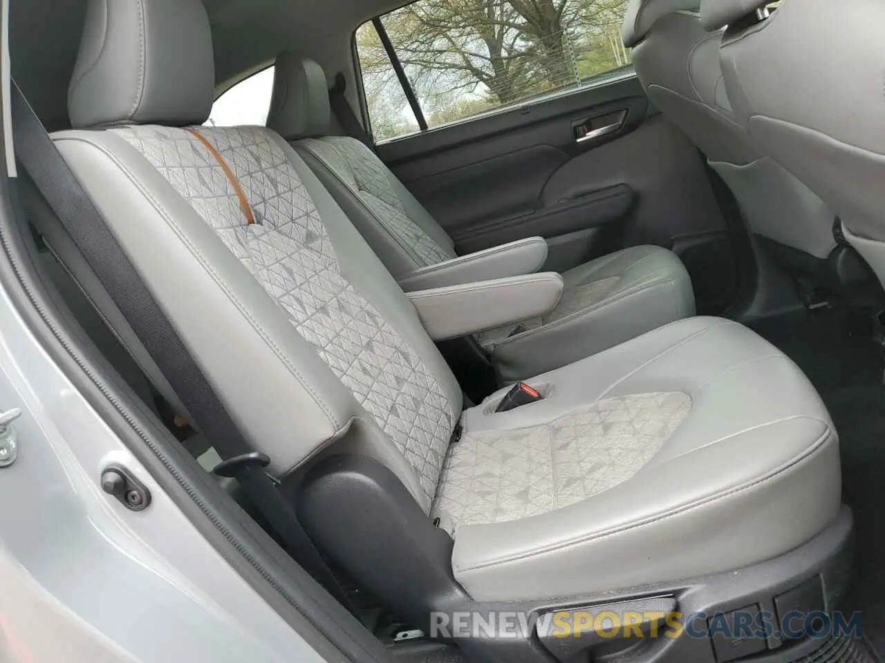 11 fotografías del automóvil dañado 5TDABRCH5NS541179 TOYOTA HIGHLANDER 2022