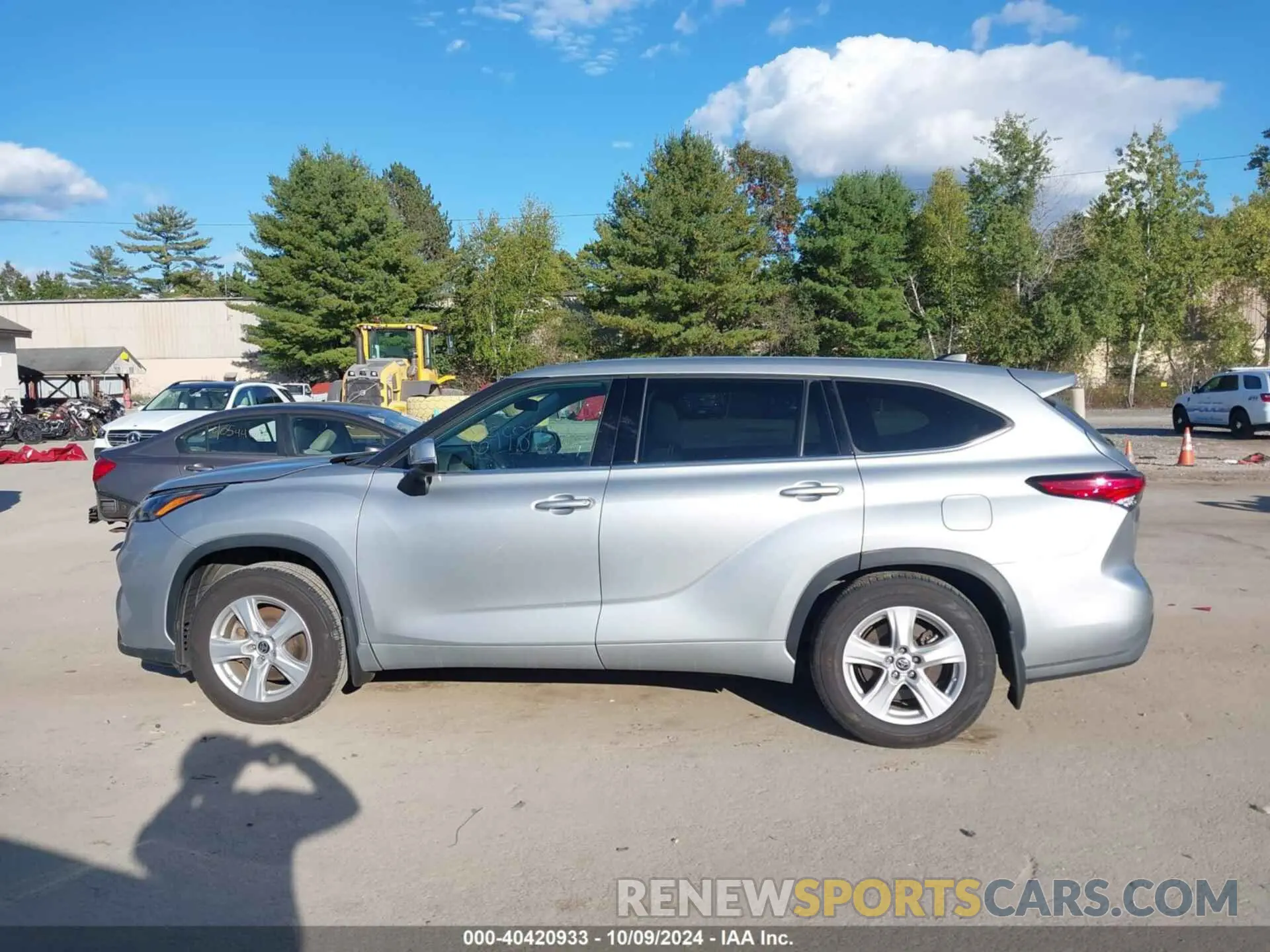 14 fotografías del automóvil dañado 5TDBZRBH2NS578630 TOYOTA HIGHLANDER 2022