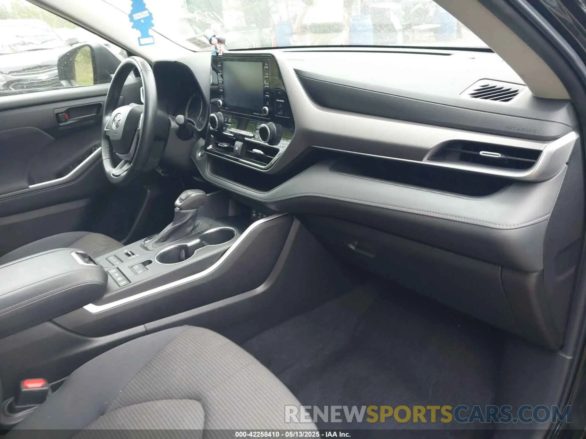 5 fotografías del automóvil dañado 5TDBZRBH6NS194608 TOYOTA HIGHLANDER 2022