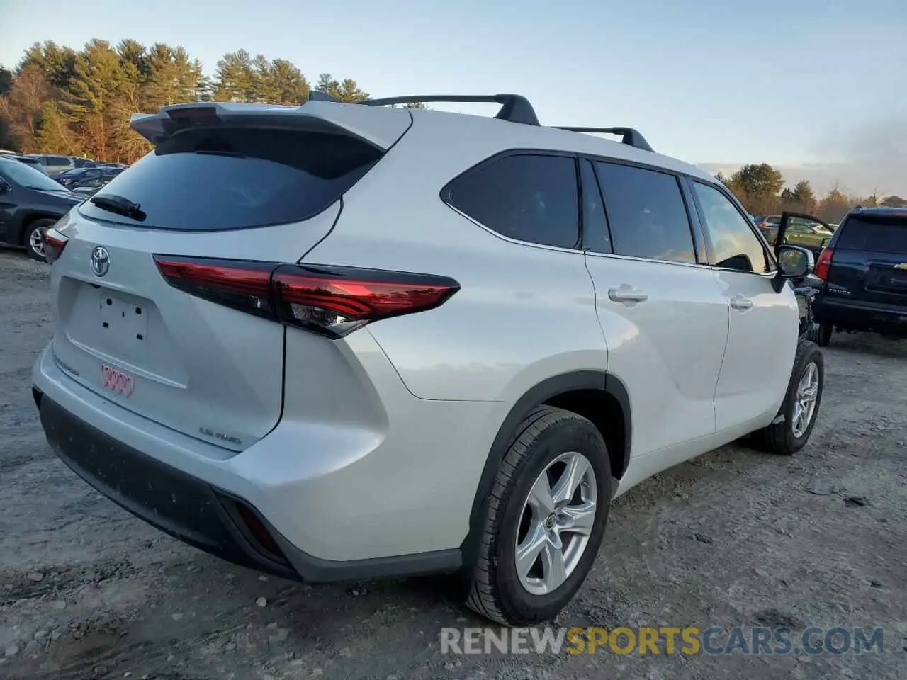 3 fotografías del automóvil dañado 5TDBZRBH8NS242223 TOYOTA HIGHLANDER 2022