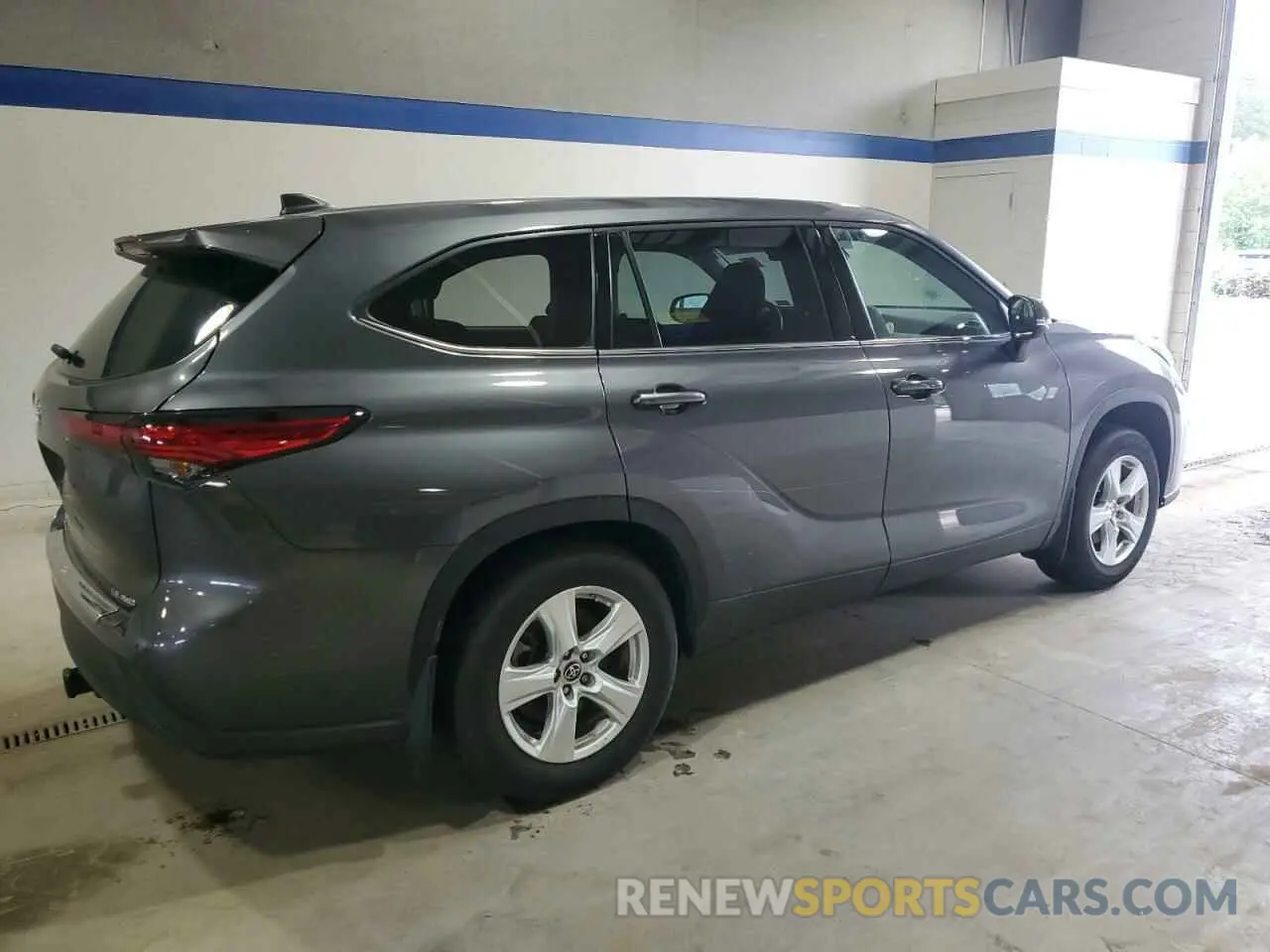 3 fotografías del automóvil dañado 5TDBZRBH8NS596792 TOYOTA HIGHLANDER 2022