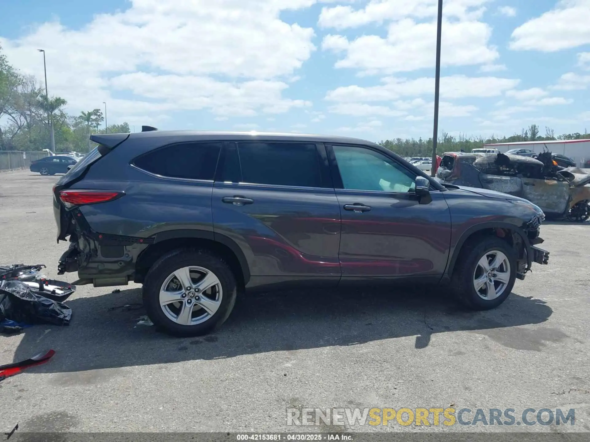 12 fotografías del automóvil dañado 5TDCZRAH4NS543318 TOYOTA HIGHLANDER 2022