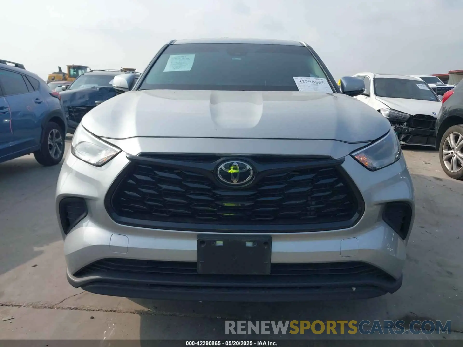 13 fotografías del automóvil dañado 5TDCZRAH9NS560521 TOYOTA HIGHLANDER 2022