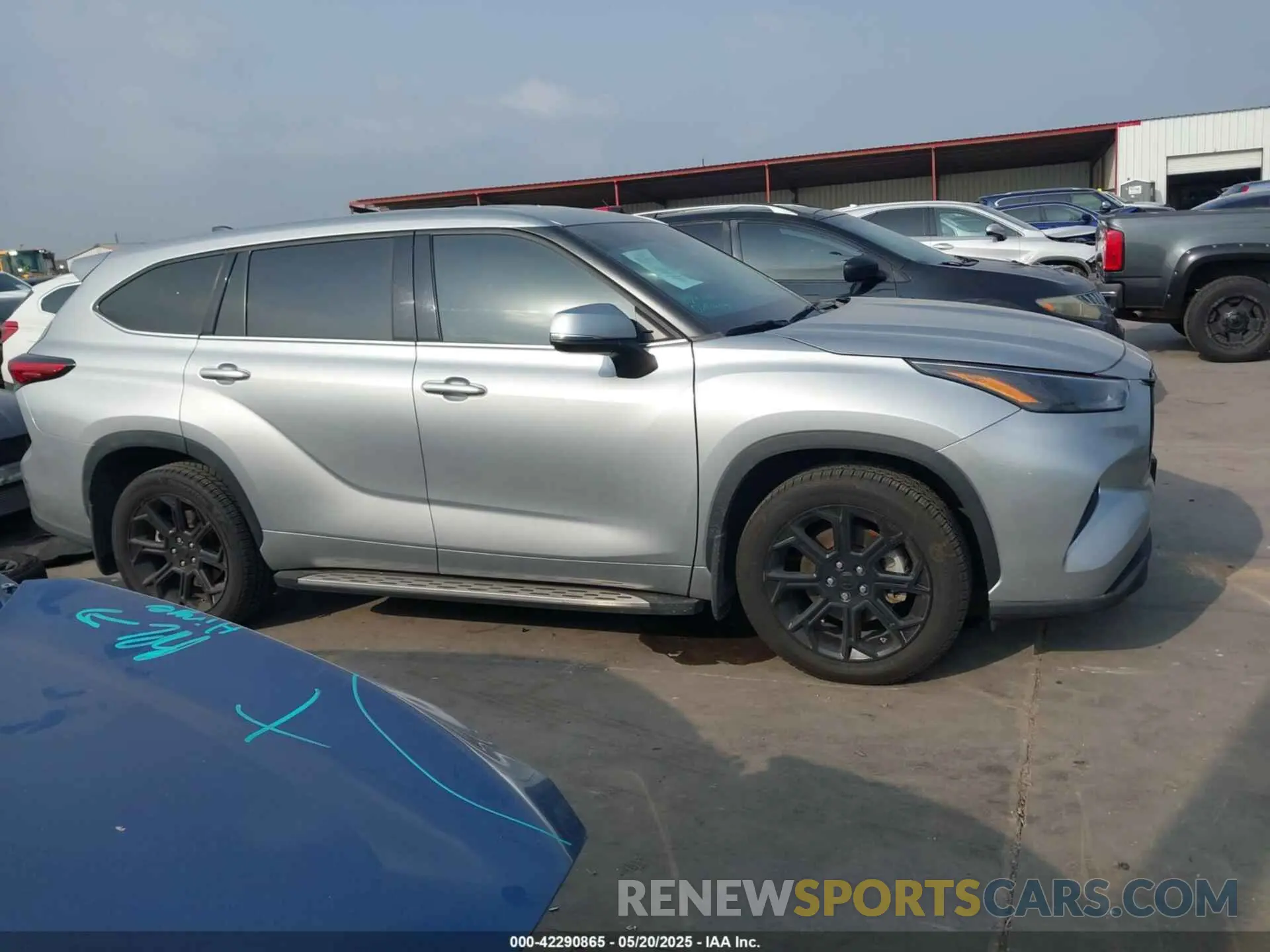14 fotografías del automóvil dañado 5TDCZRAH9NS560521 TOYOTA HIGHLANDER 2022