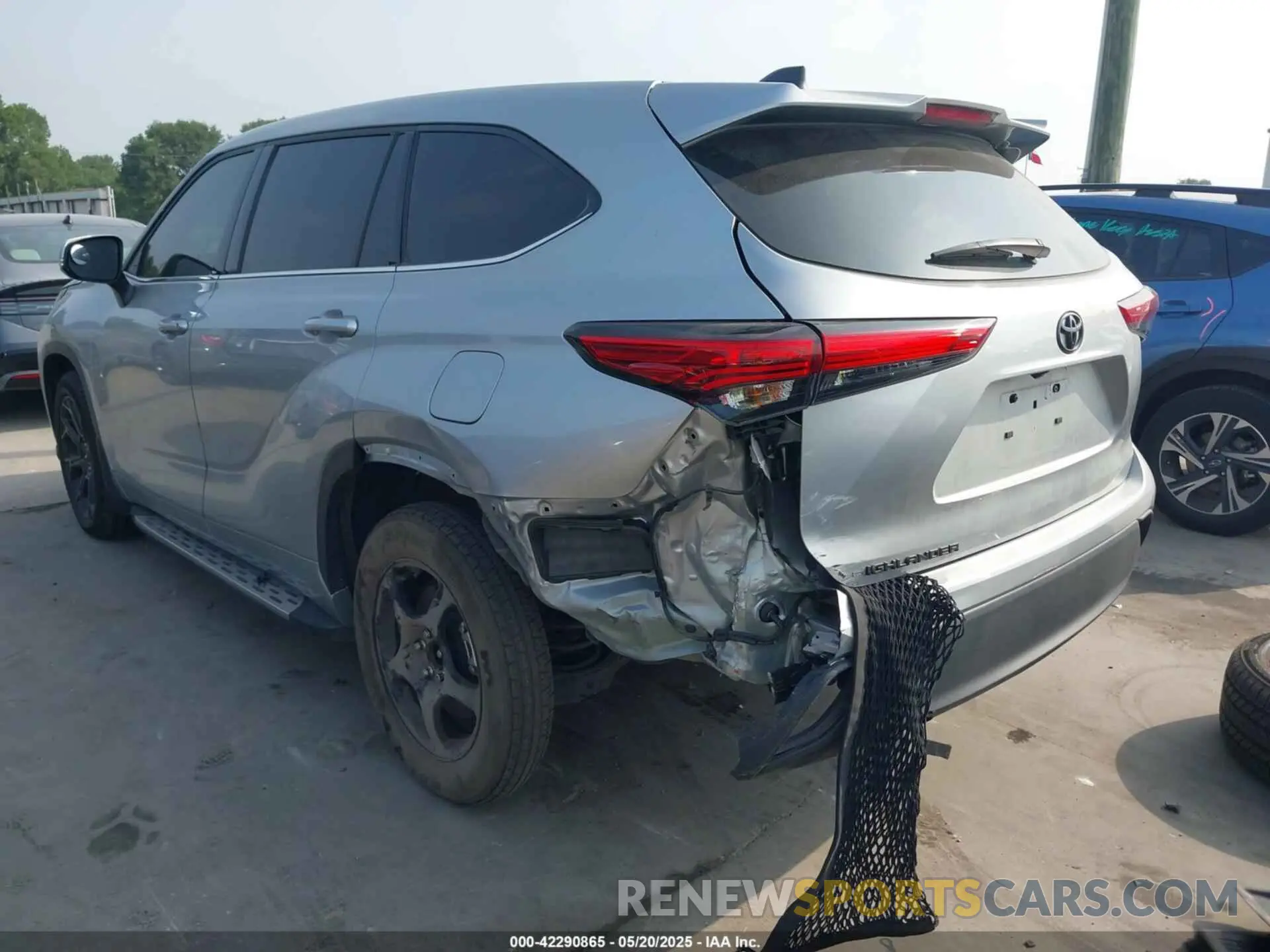 3 fotografías del automóvil dañado 5TDCZRAH9NS560521 TOYOTA HIGHLANDER 2022