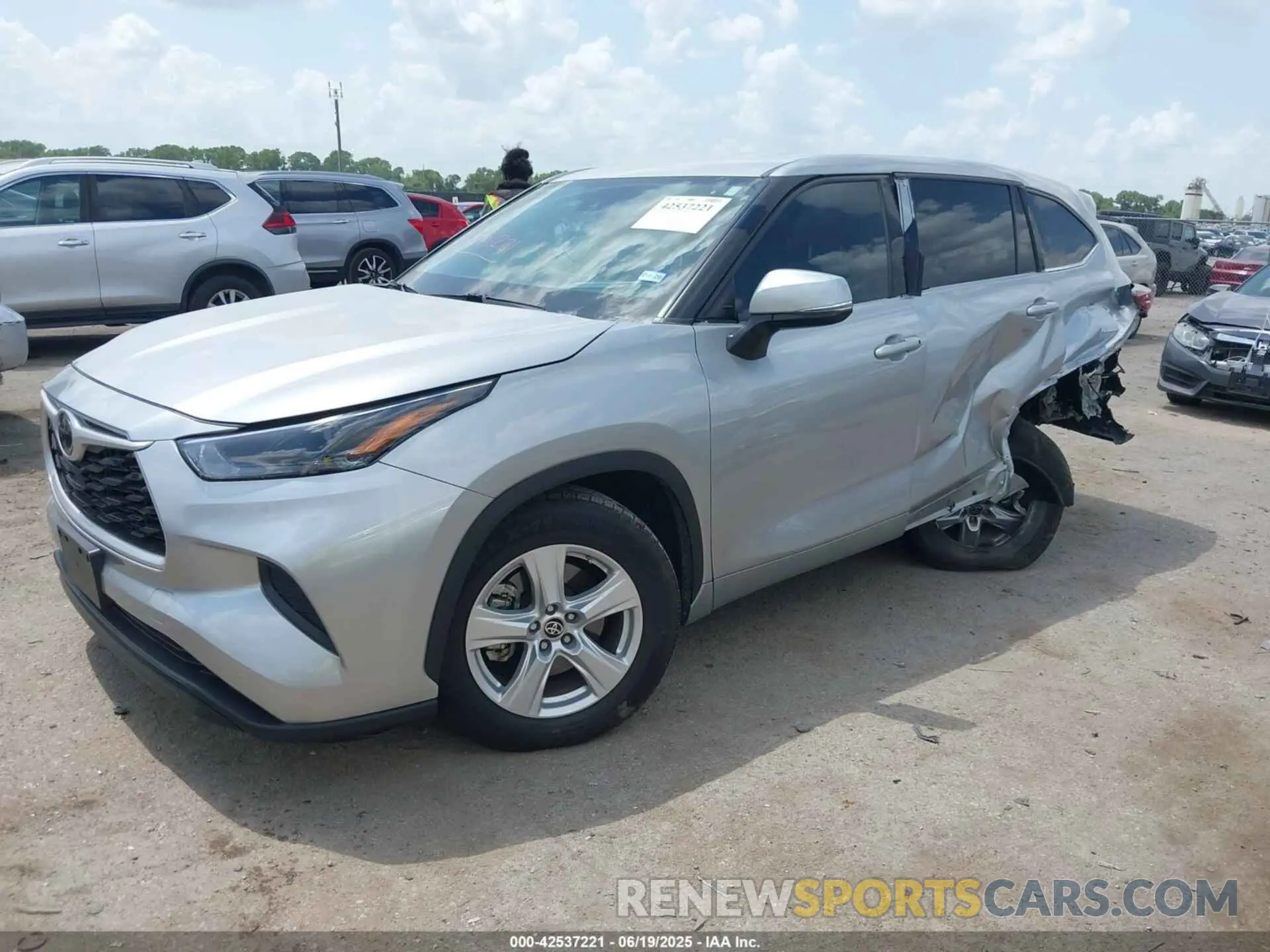 2 fotografías del automóvil dañado 5TDCZRAHXNS099393 TOYOTA HIGHLANDER 2022