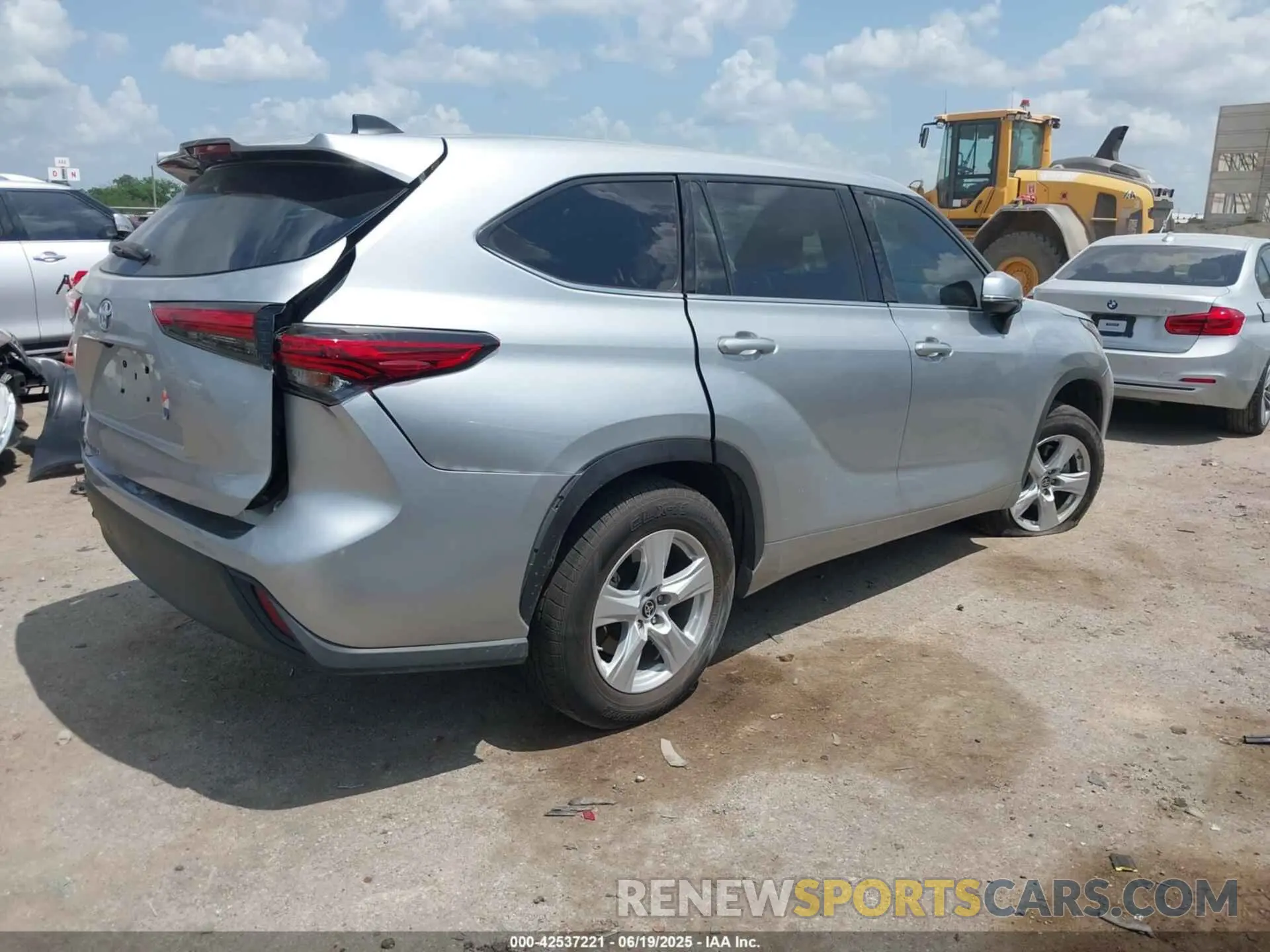 4 fotografías del automóvil dañado 5TDCZRAHXNS099393 TOYOTA HIGHLANDER 2022