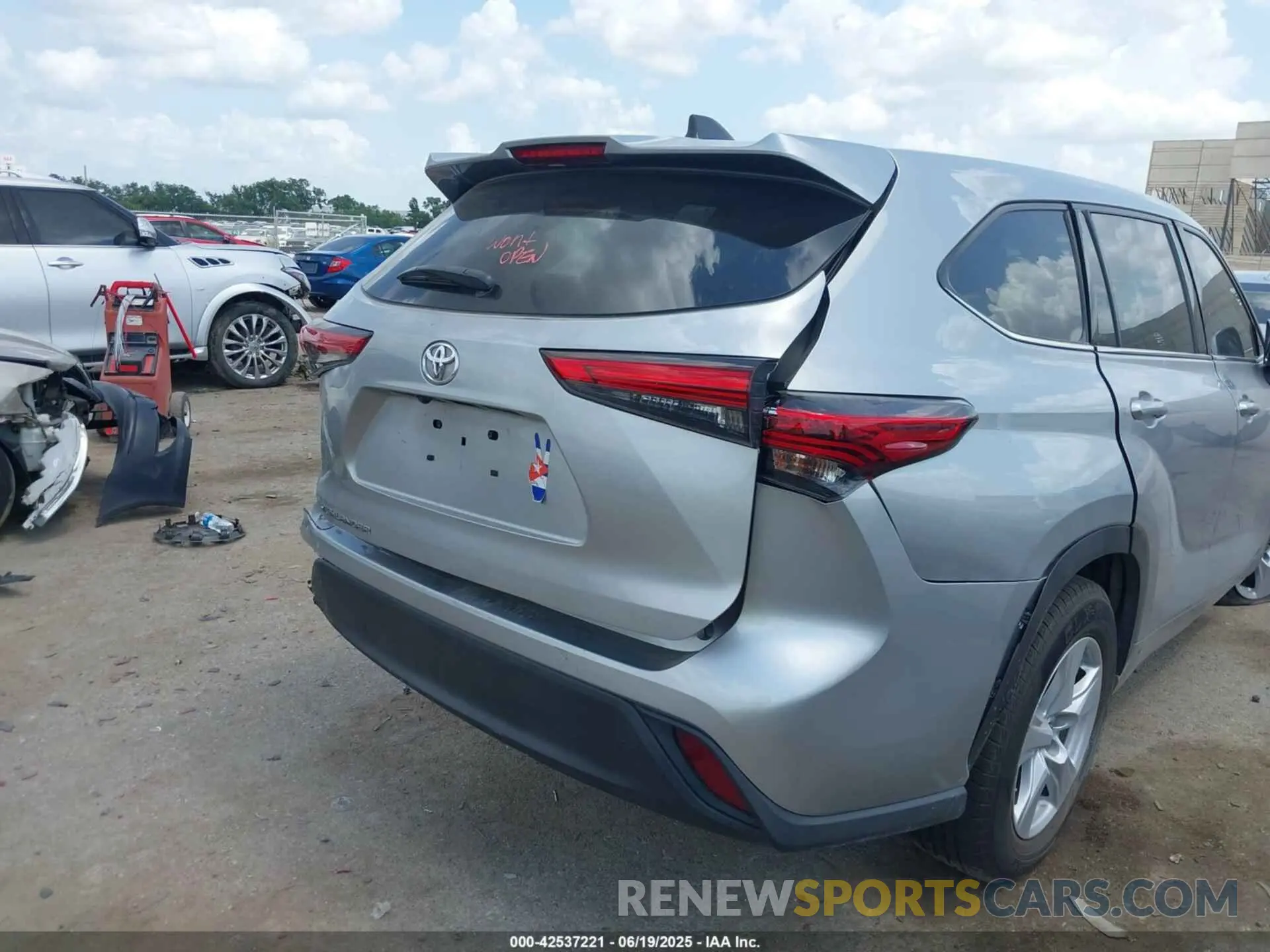6 fotografías del automóvil dañado 5TDCZRAHXNS099393 TOYOTA HIGHLANDER 2022