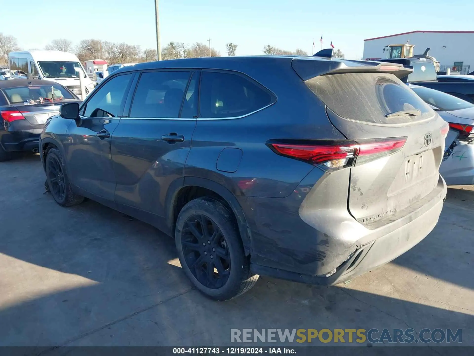 3 fotografías del automóvil dañado 5TDCZRAHXNS117987 TOYOTA HIGHLANDER 2022